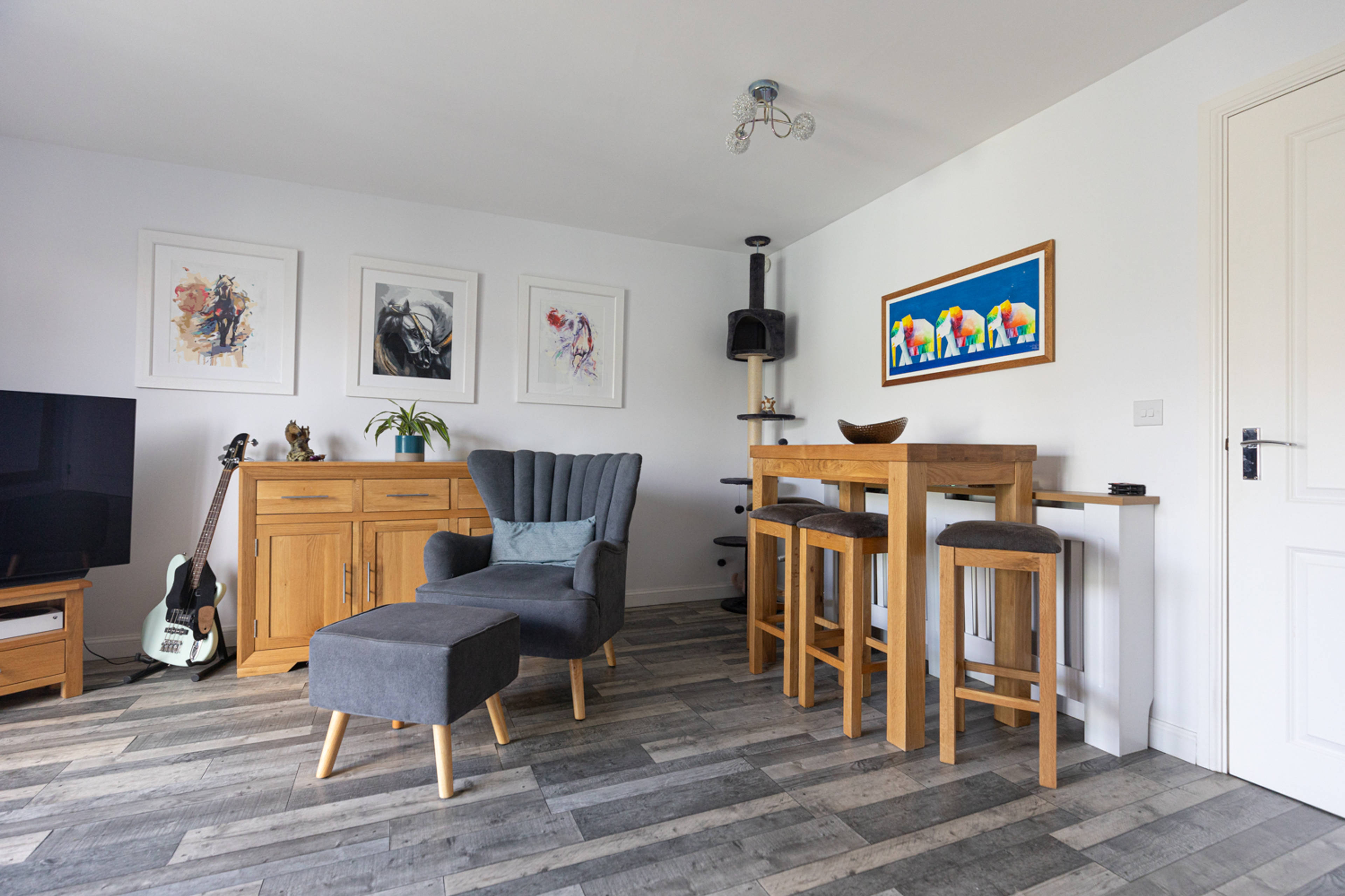 Lounge/Dining Room