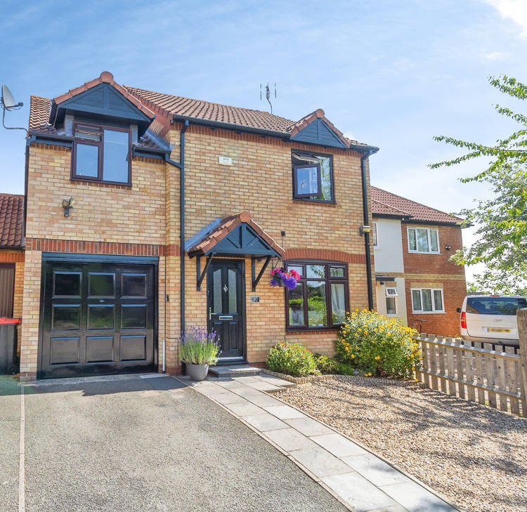 4 bedroom detached house