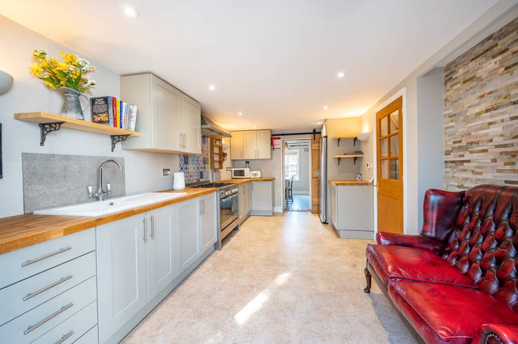 4 bedroom semi-detached house