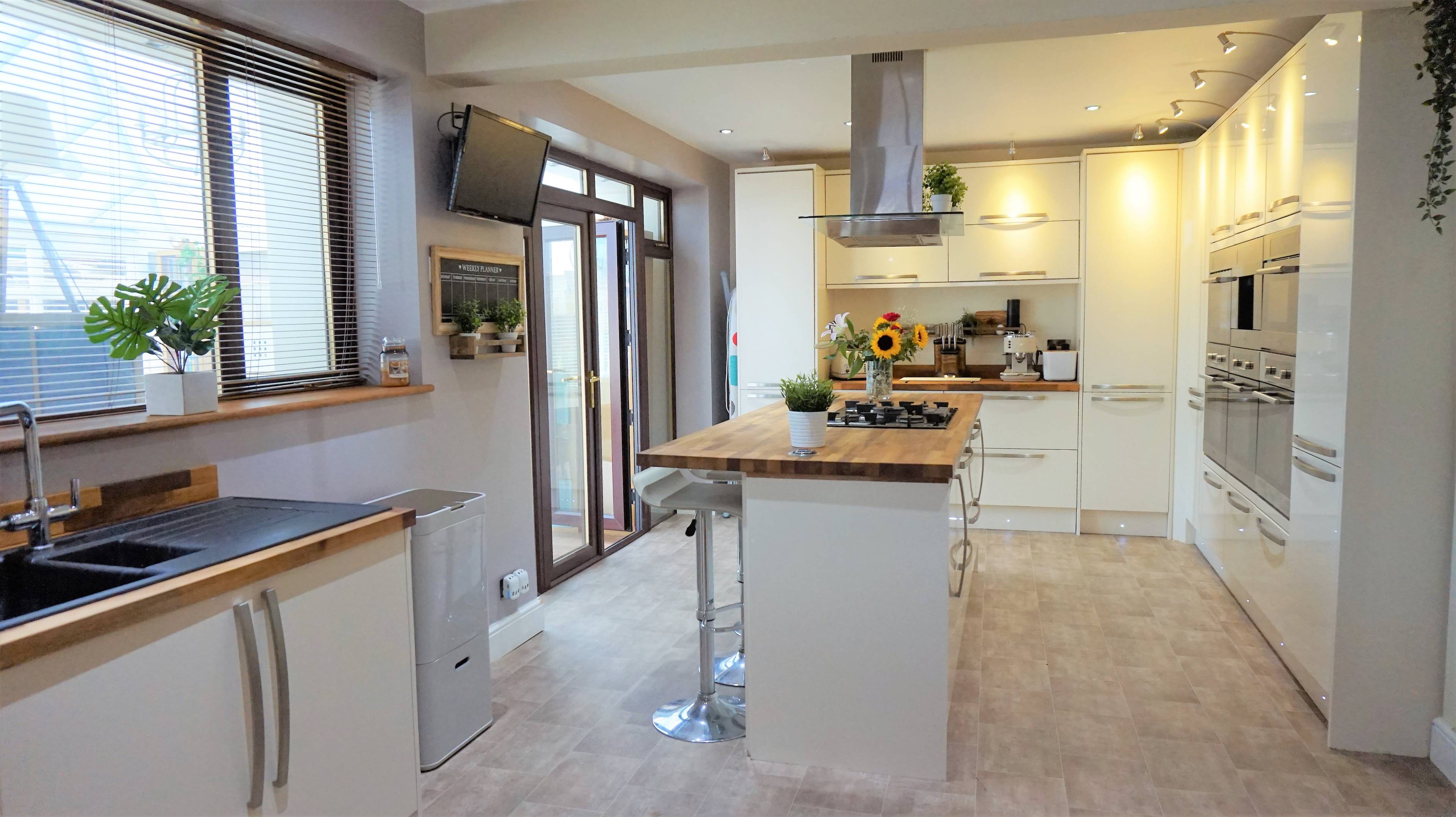 Kitchen/Breakfast