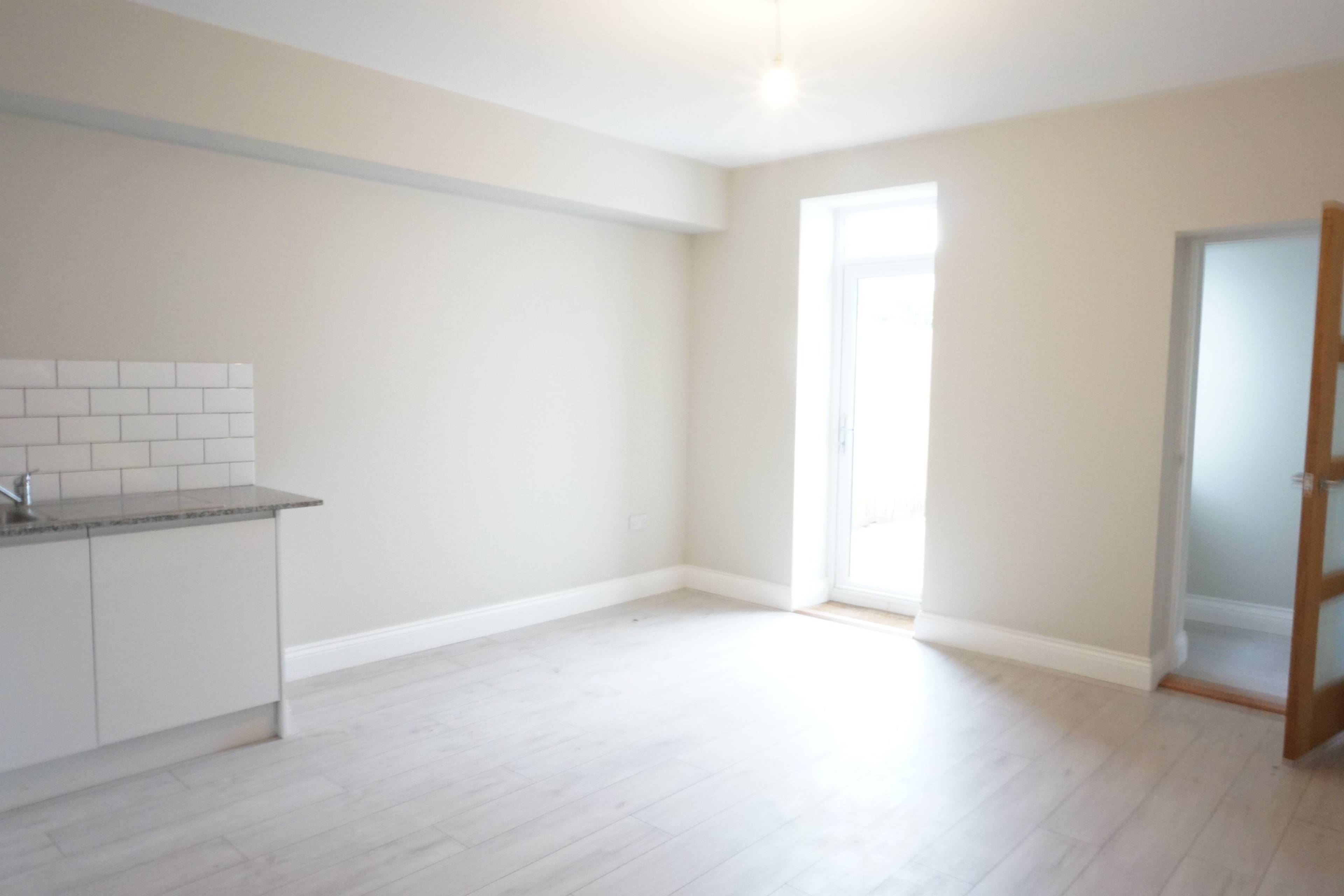 Lounge / Kitchen