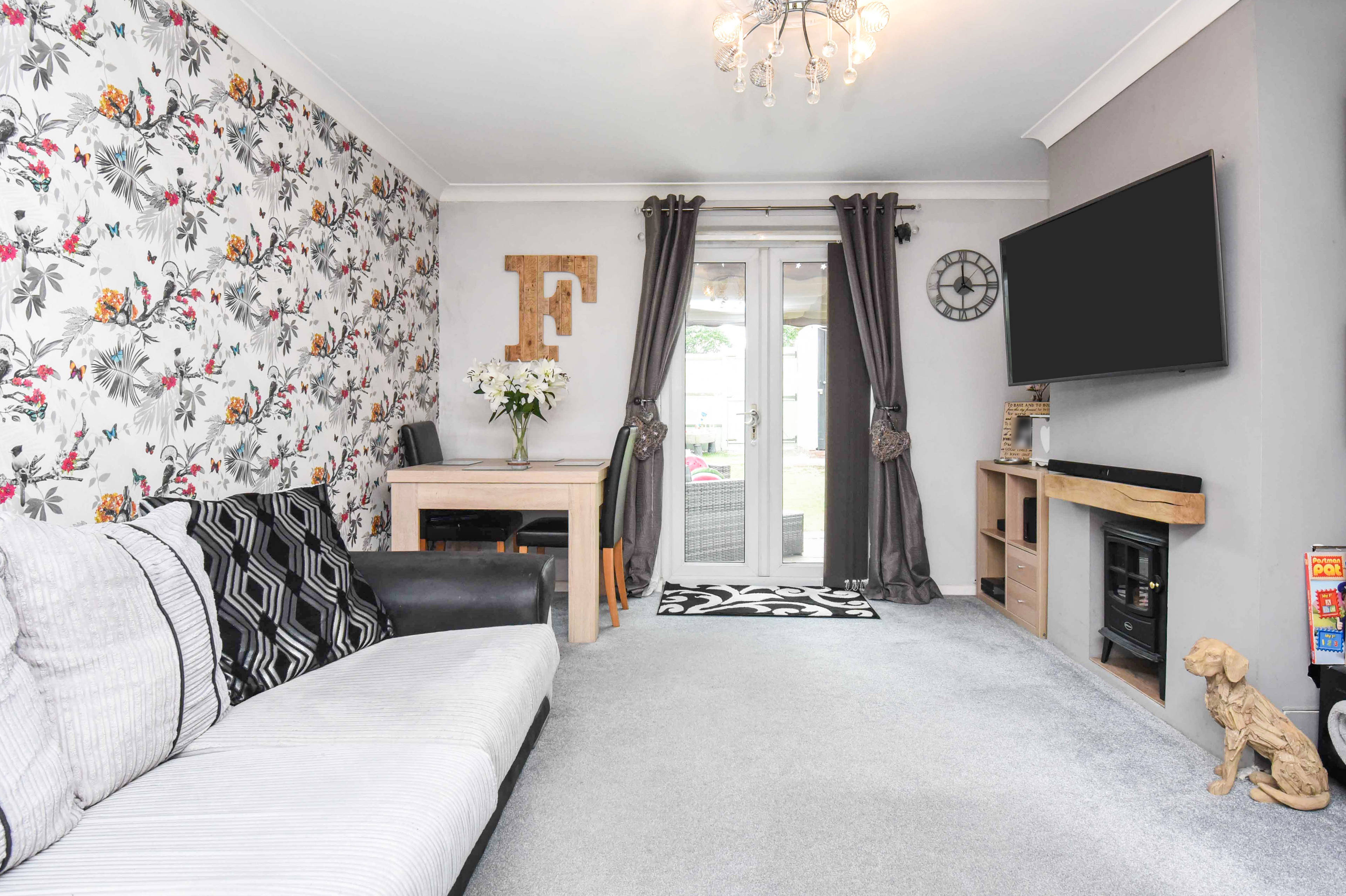 Lounge/Dining Room