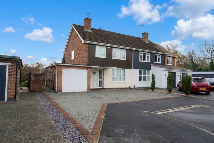 3 bedroom semi-detached house