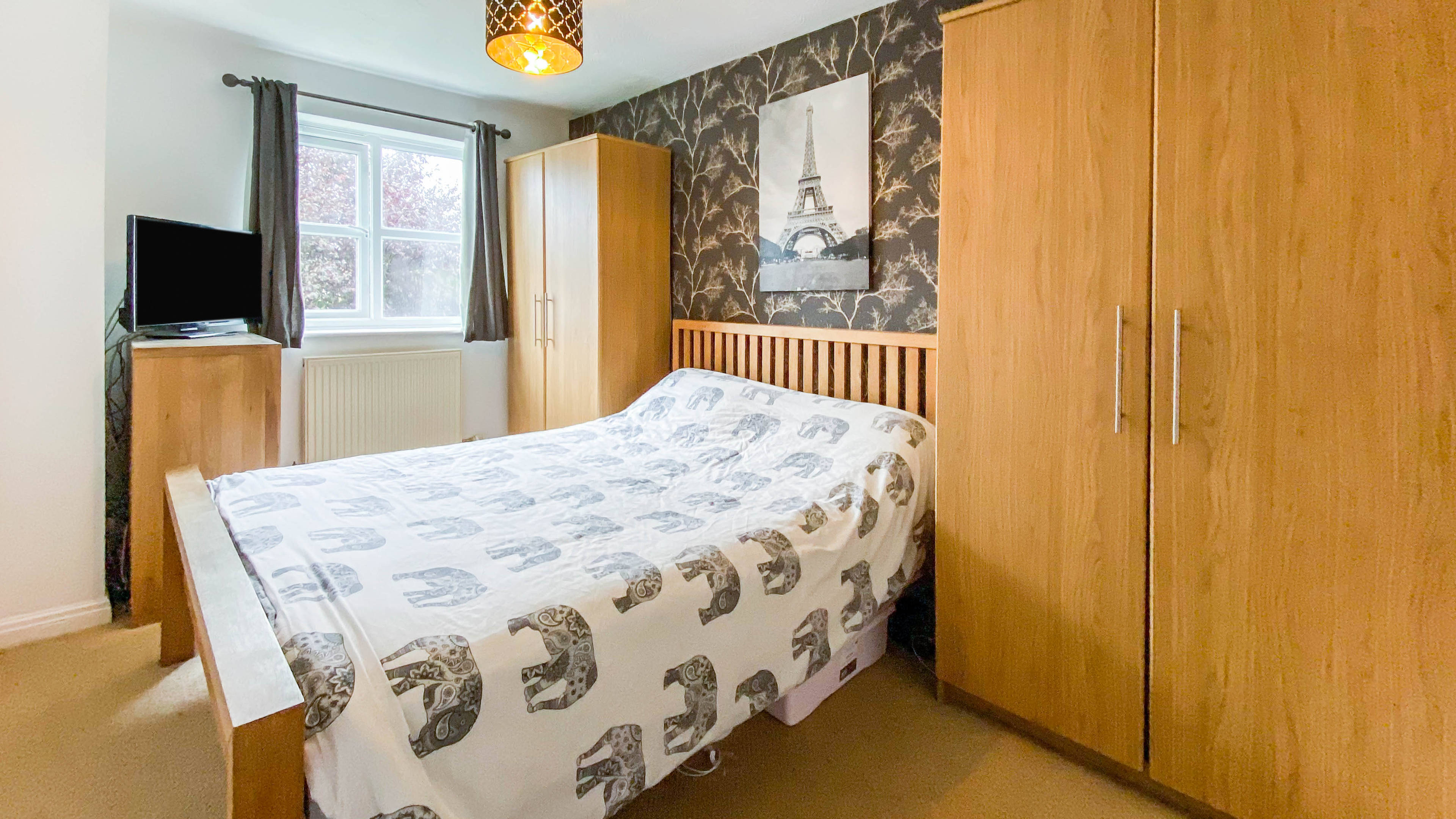 Master bedroom 