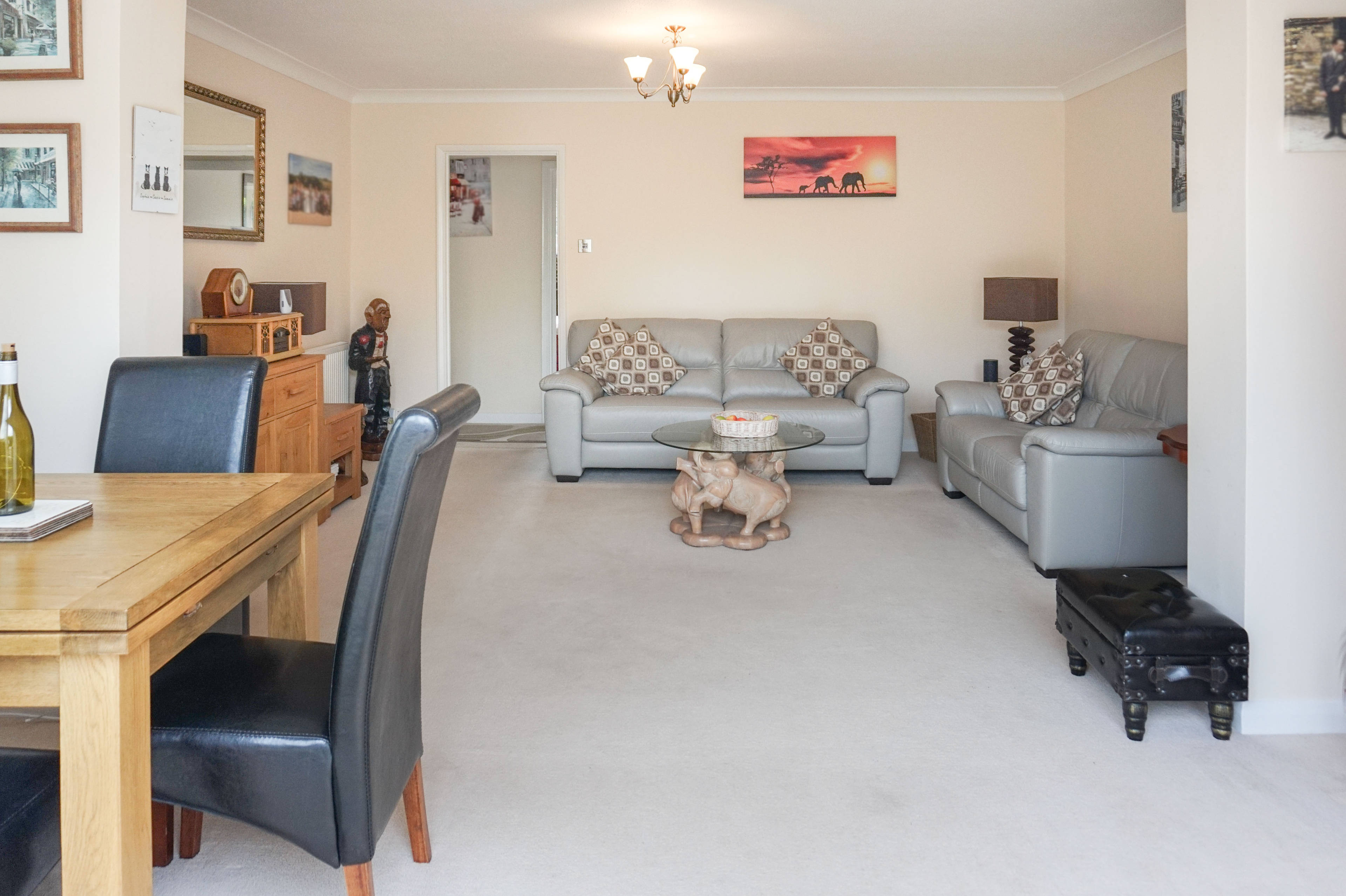 Lounge/Dining Room
