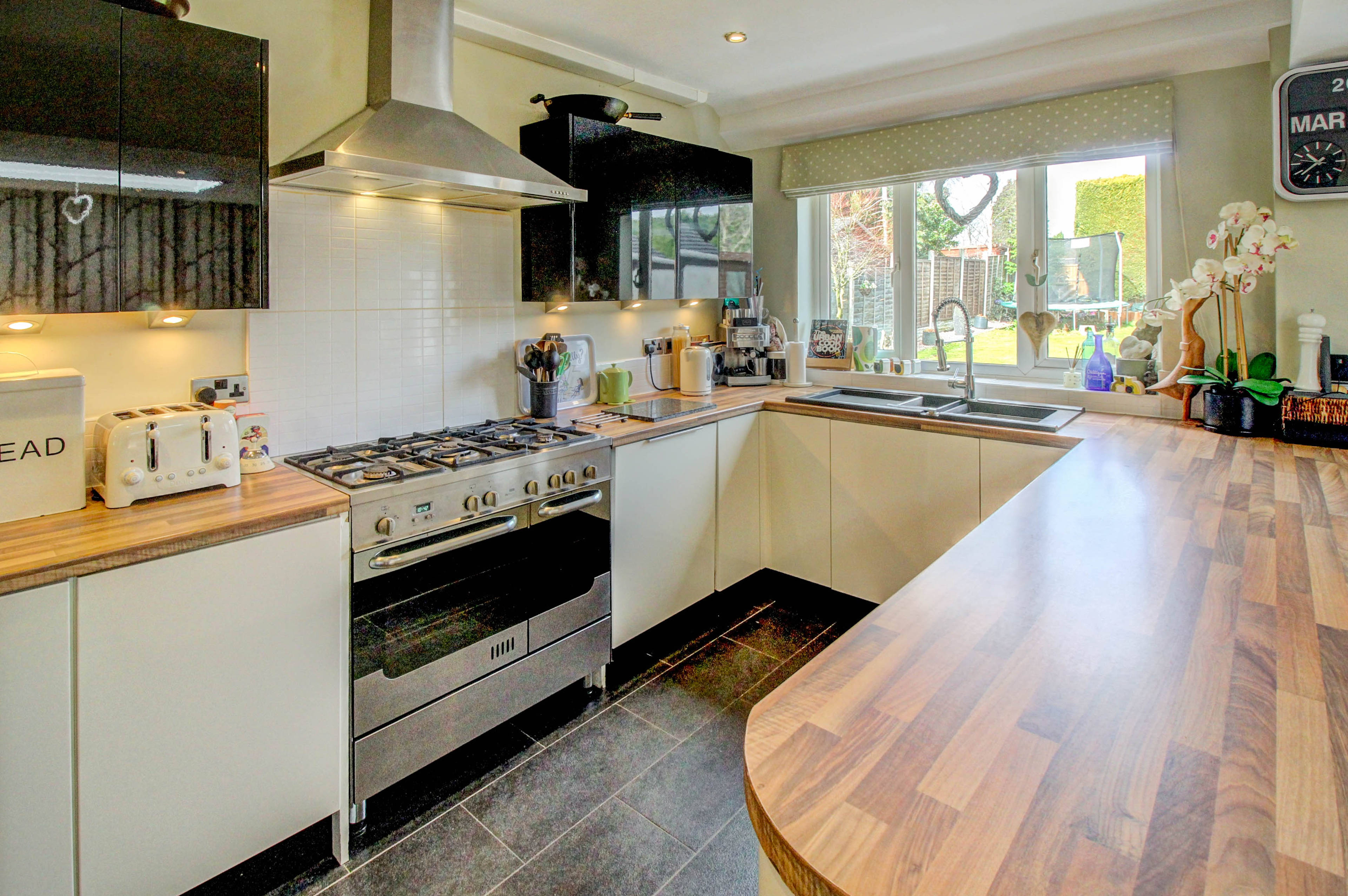 Kitchen/Breakfast