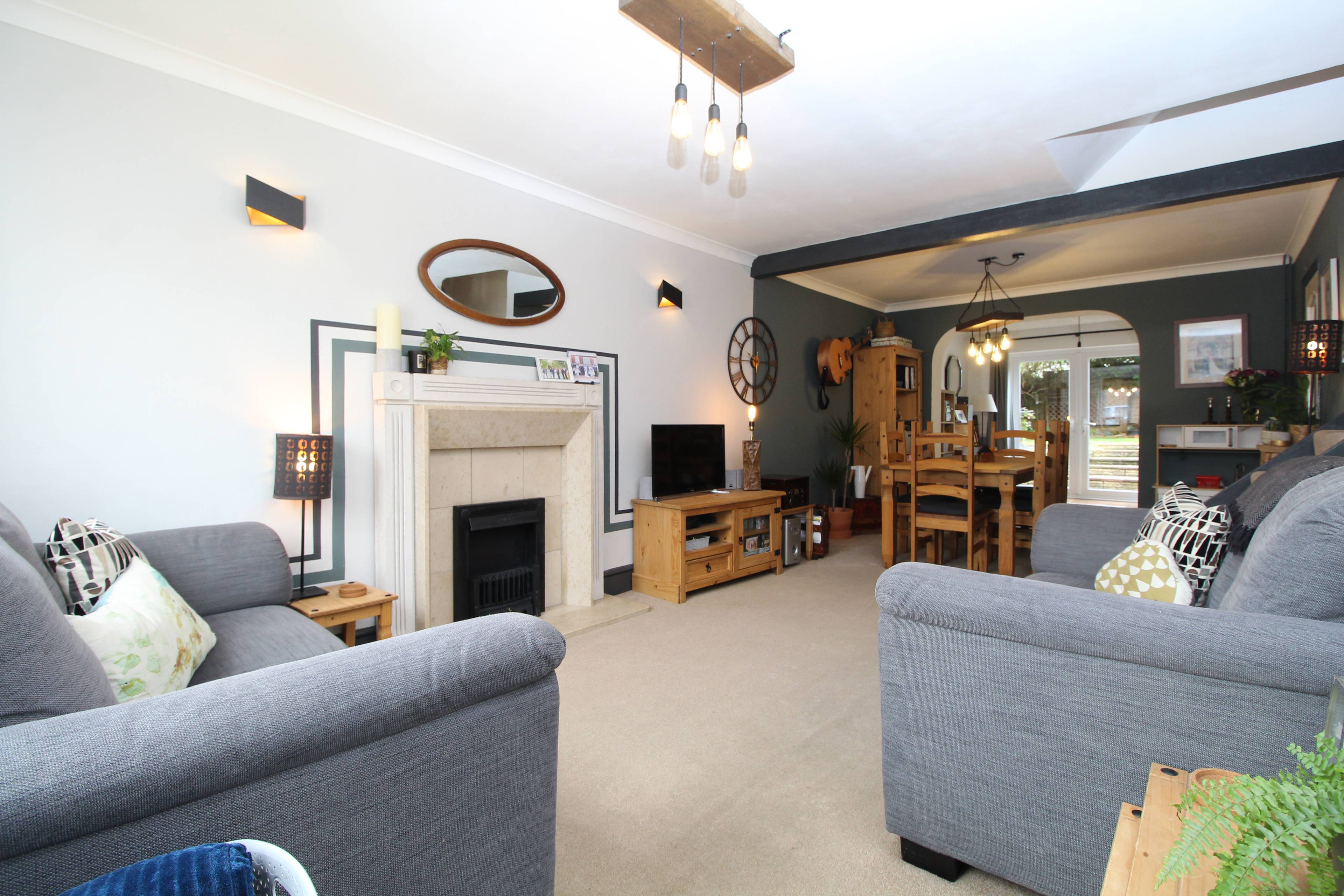 Lounge/Dining Room