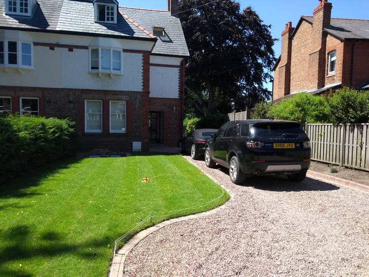 5 bedroom semi-detached house