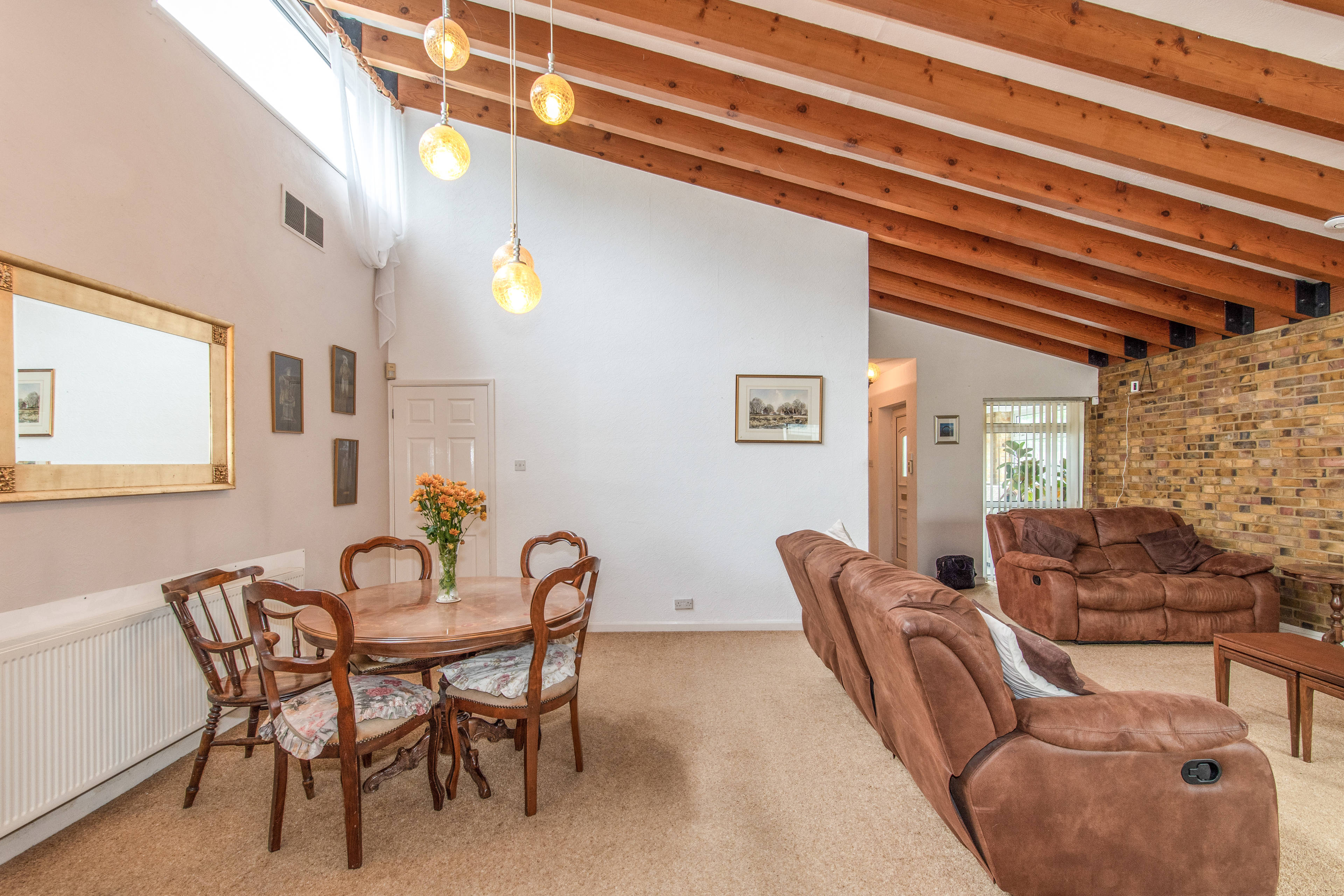 Lounge/Dining Room