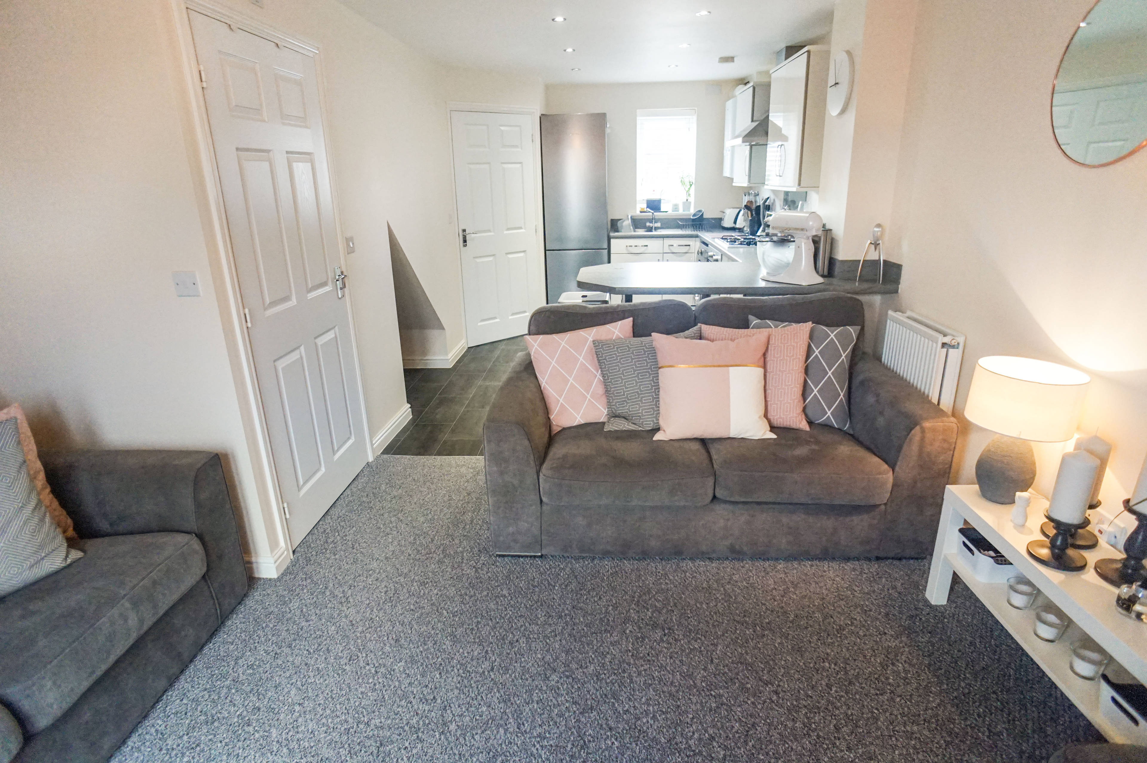 Lounge / Kitchen
