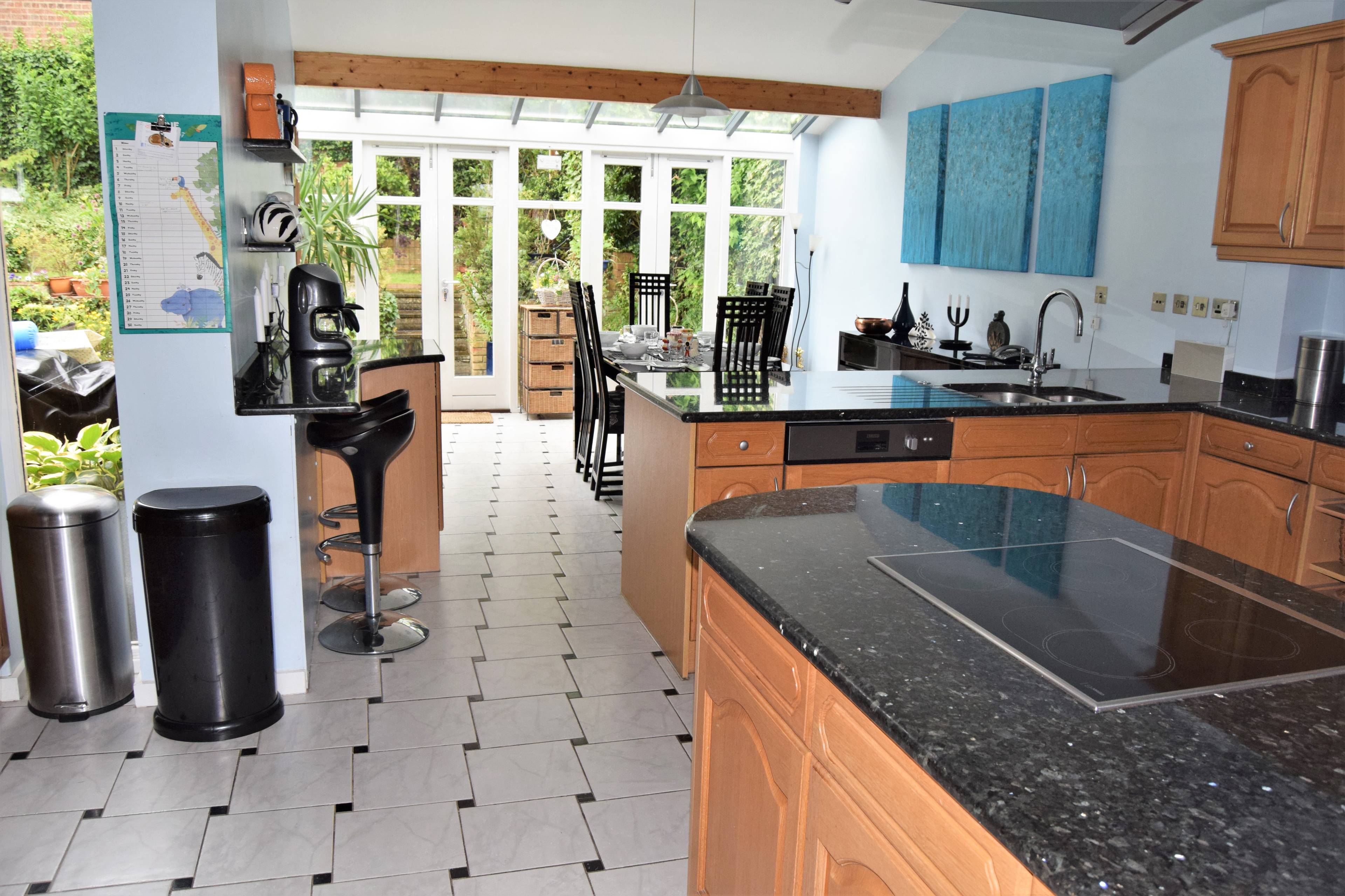 Kitchen/Breakfast