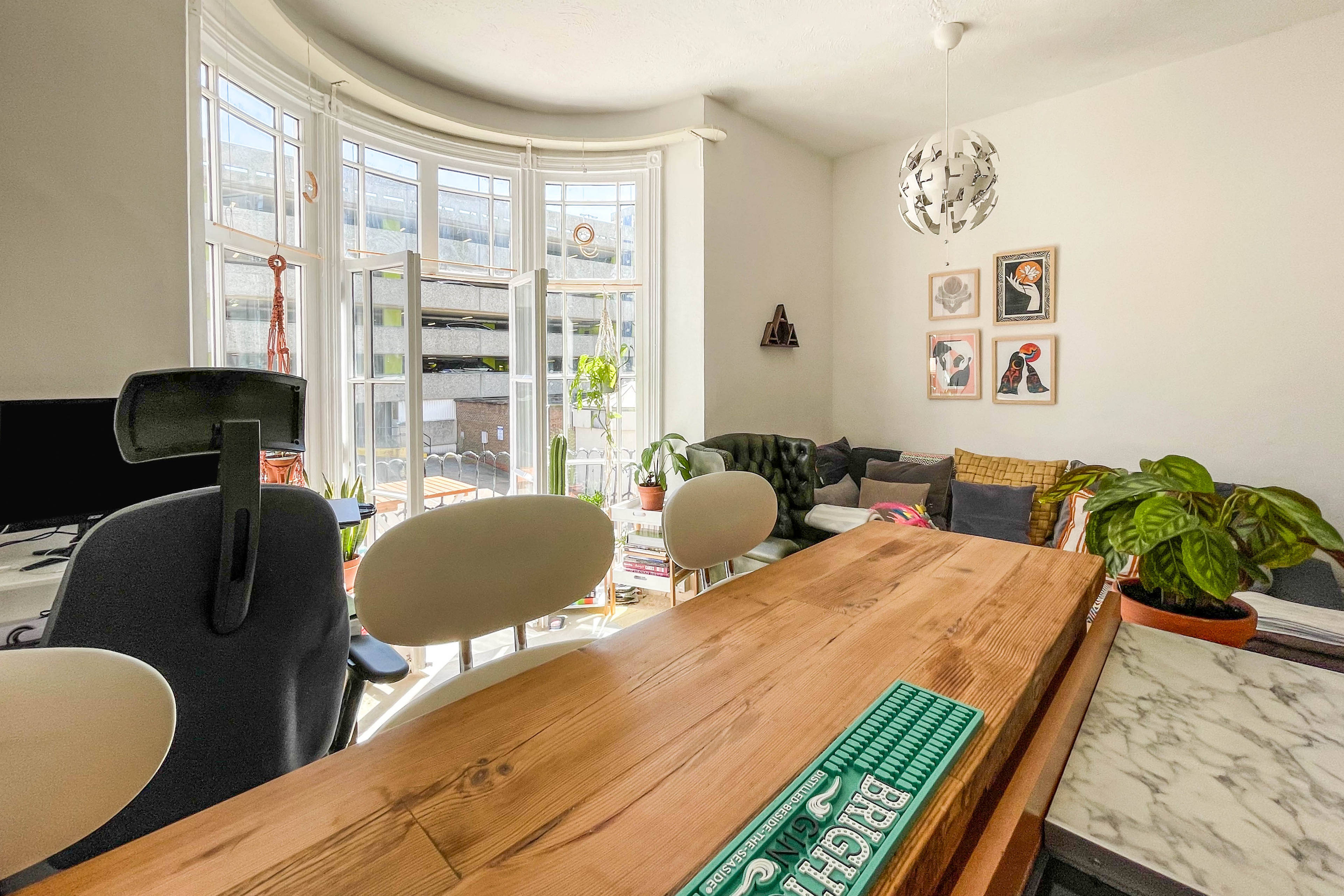 Lounge / Kitchen