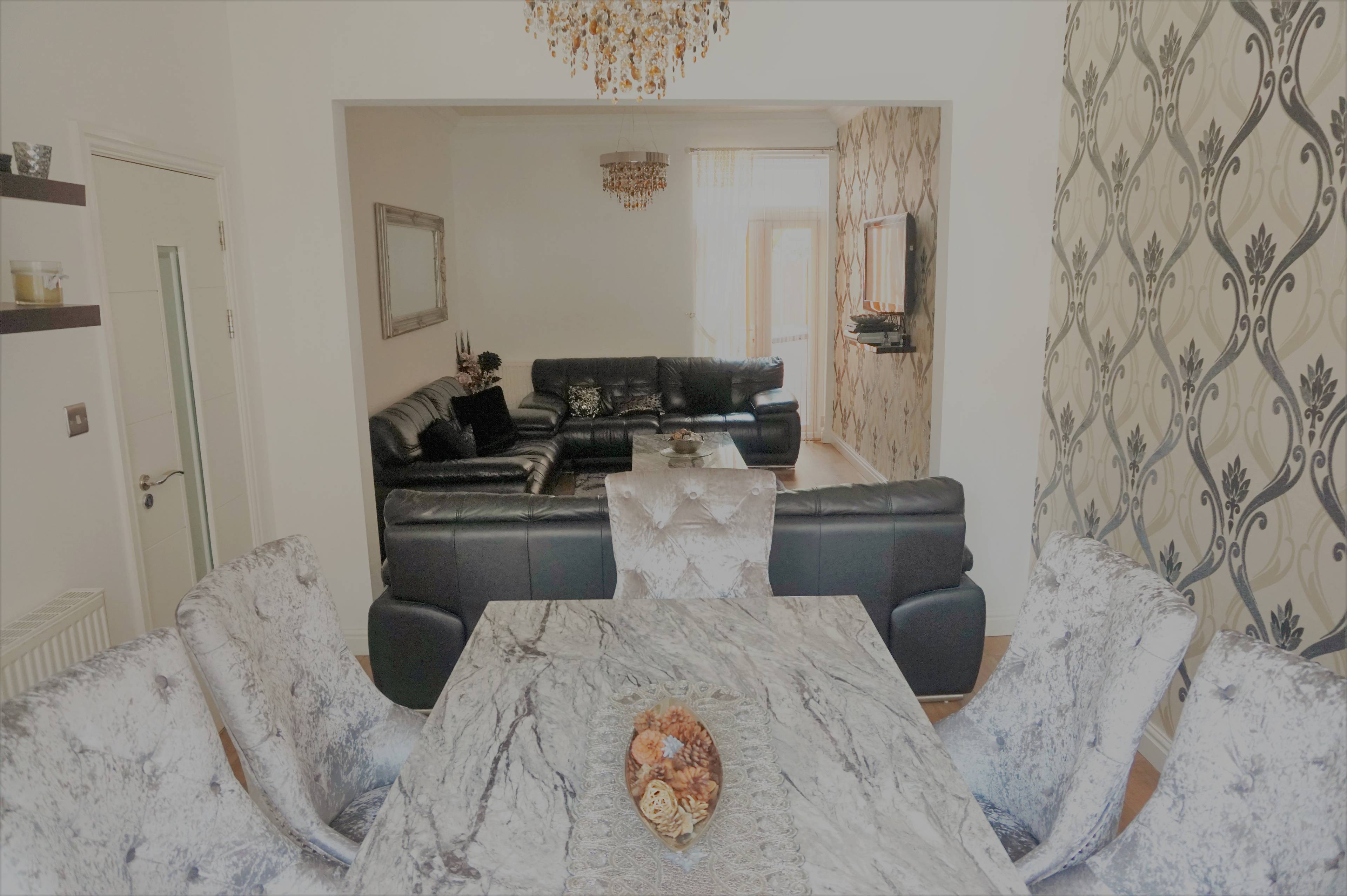 Lounge/Dining Room