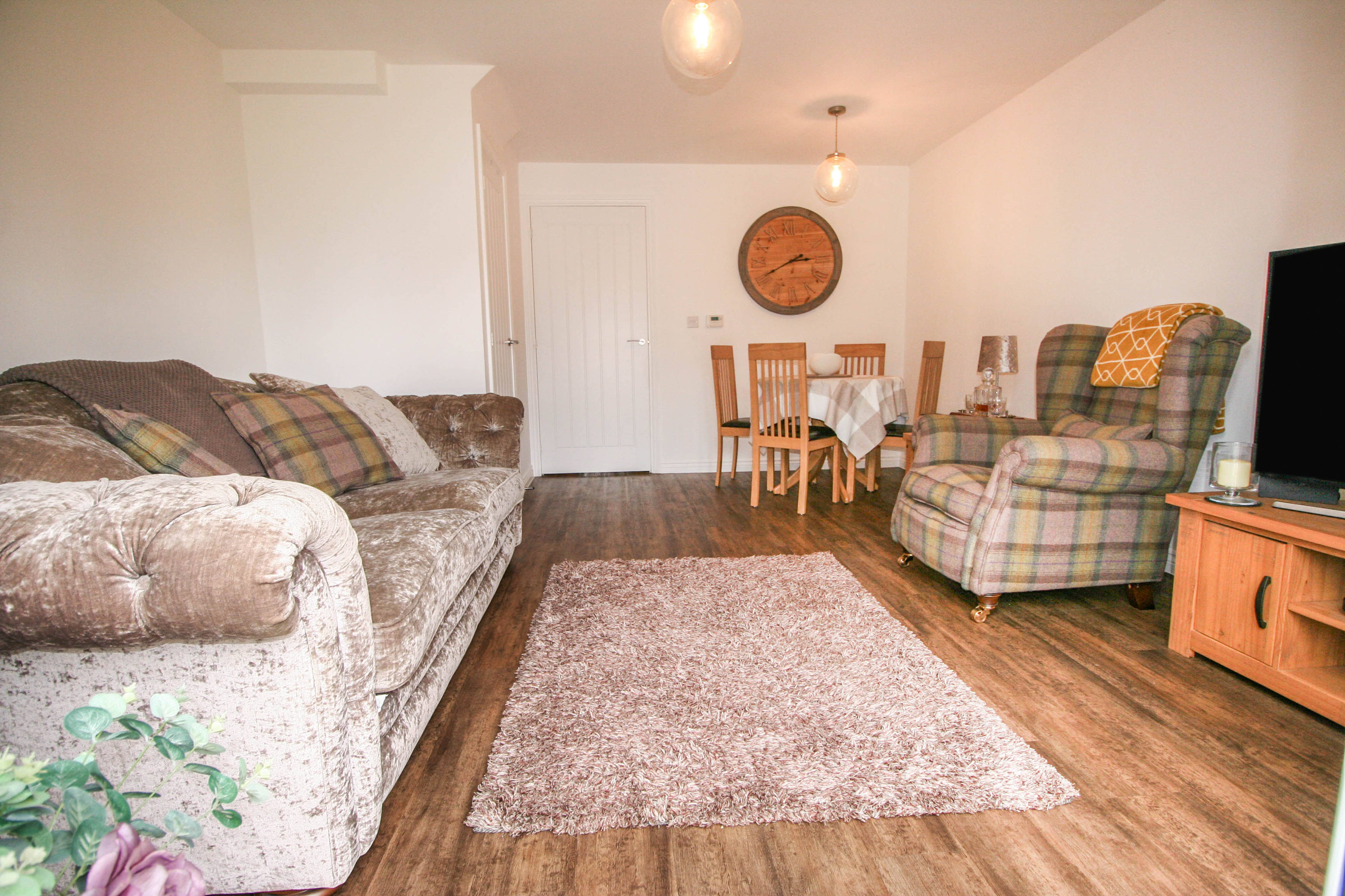 Lounge/Dining Room