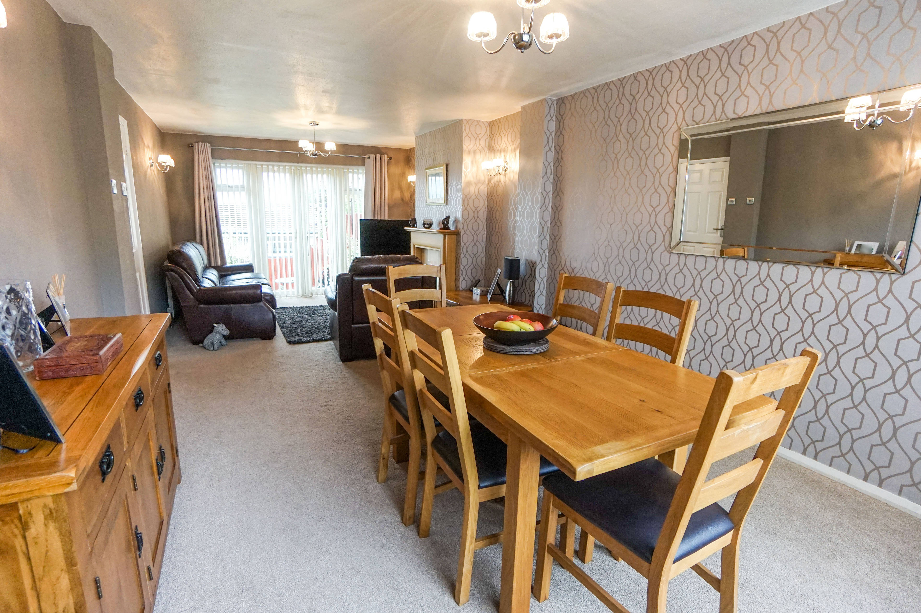 Lounge/Dining Room
