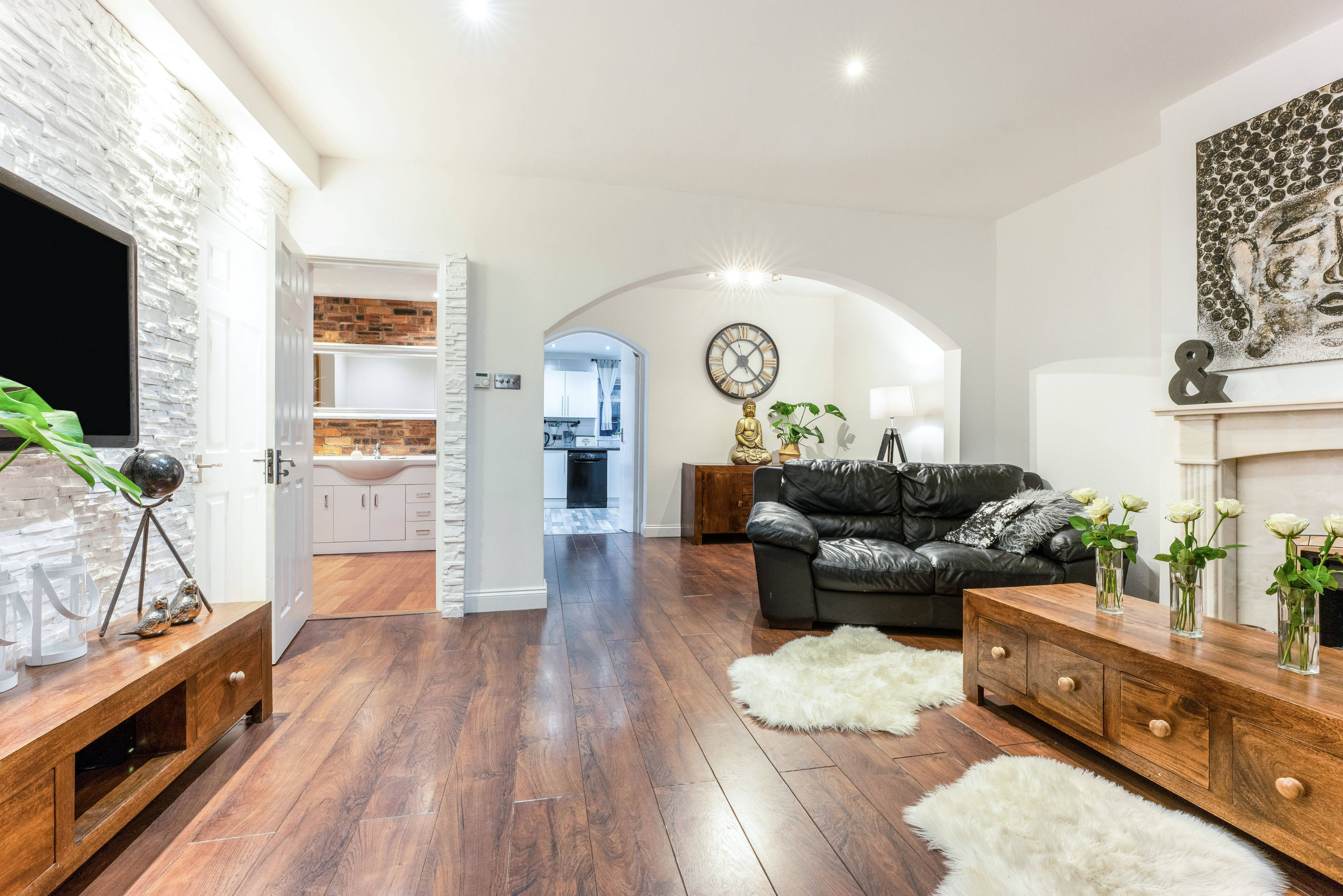 Lounge/Dining Room