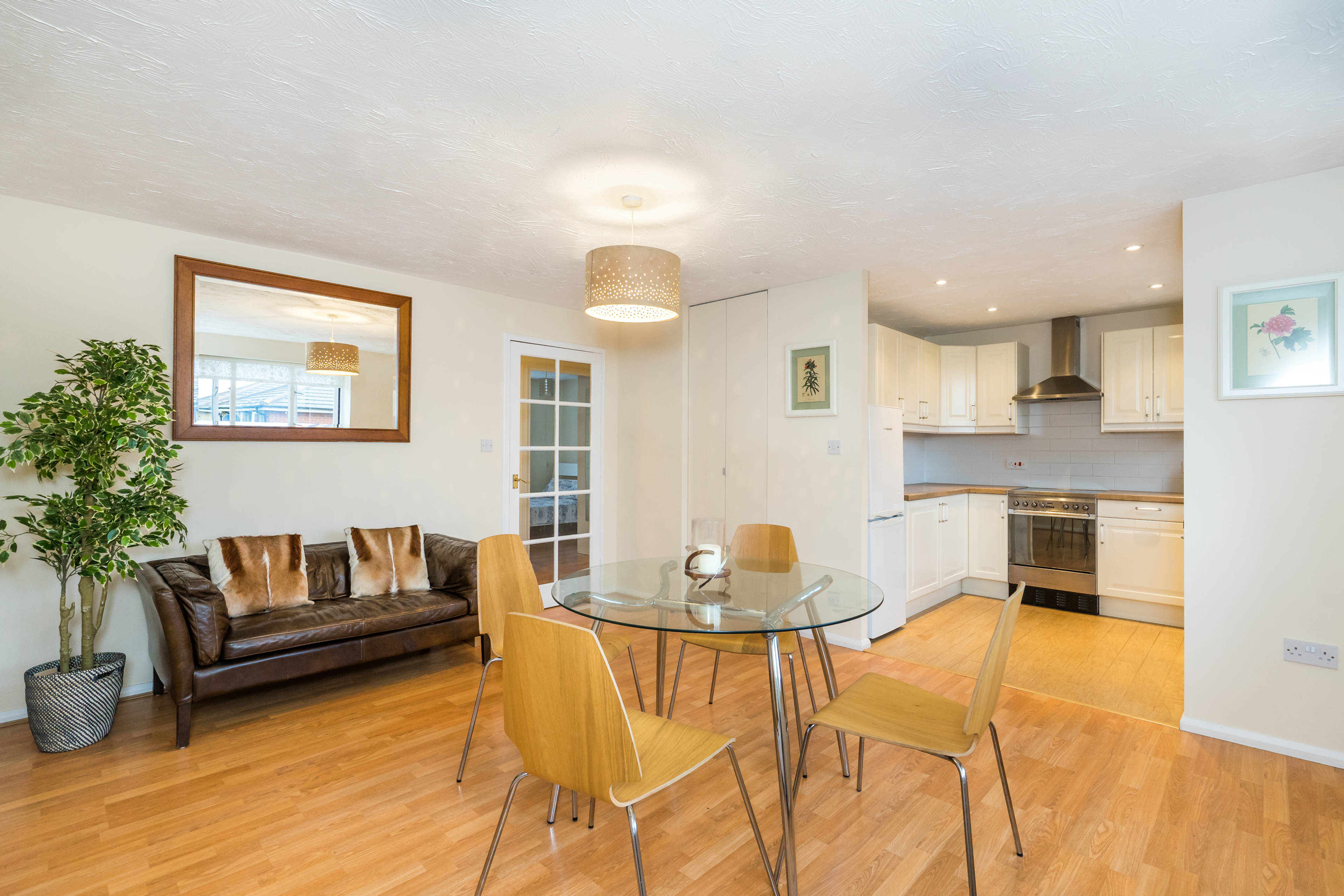 Lounge / Kitchen