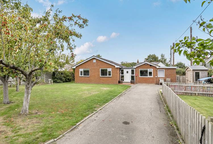 4 bedroom detached bungalow