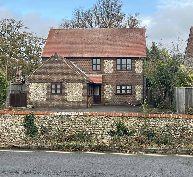 10 bedroom detached house