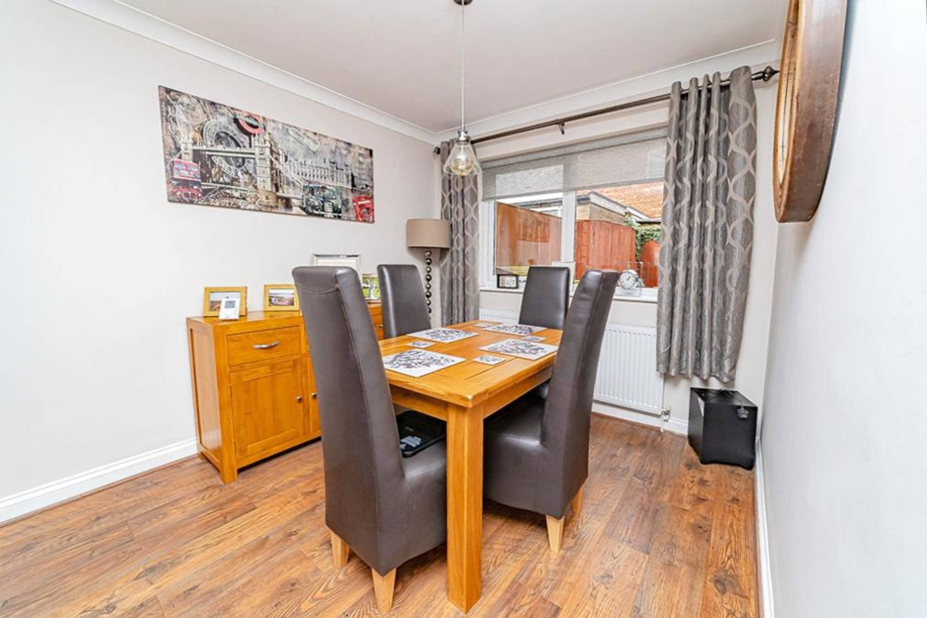 Lounge/Dining Room