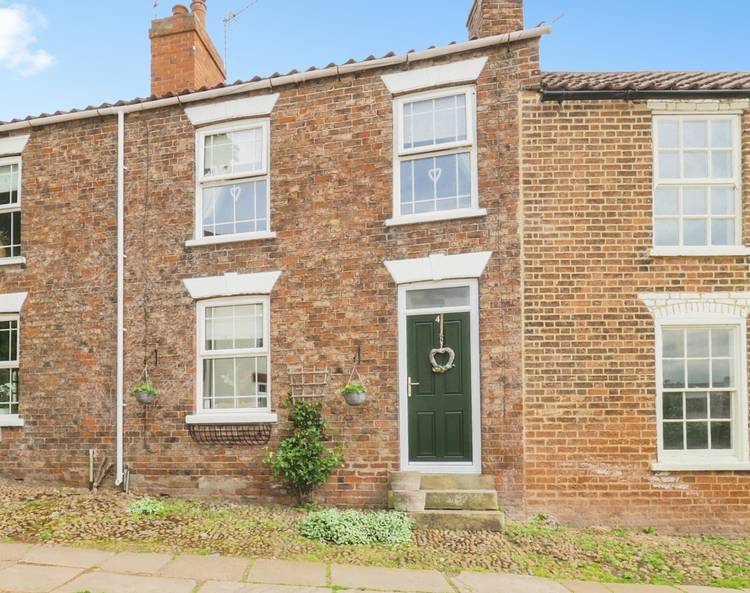 2 bedroom terraced house