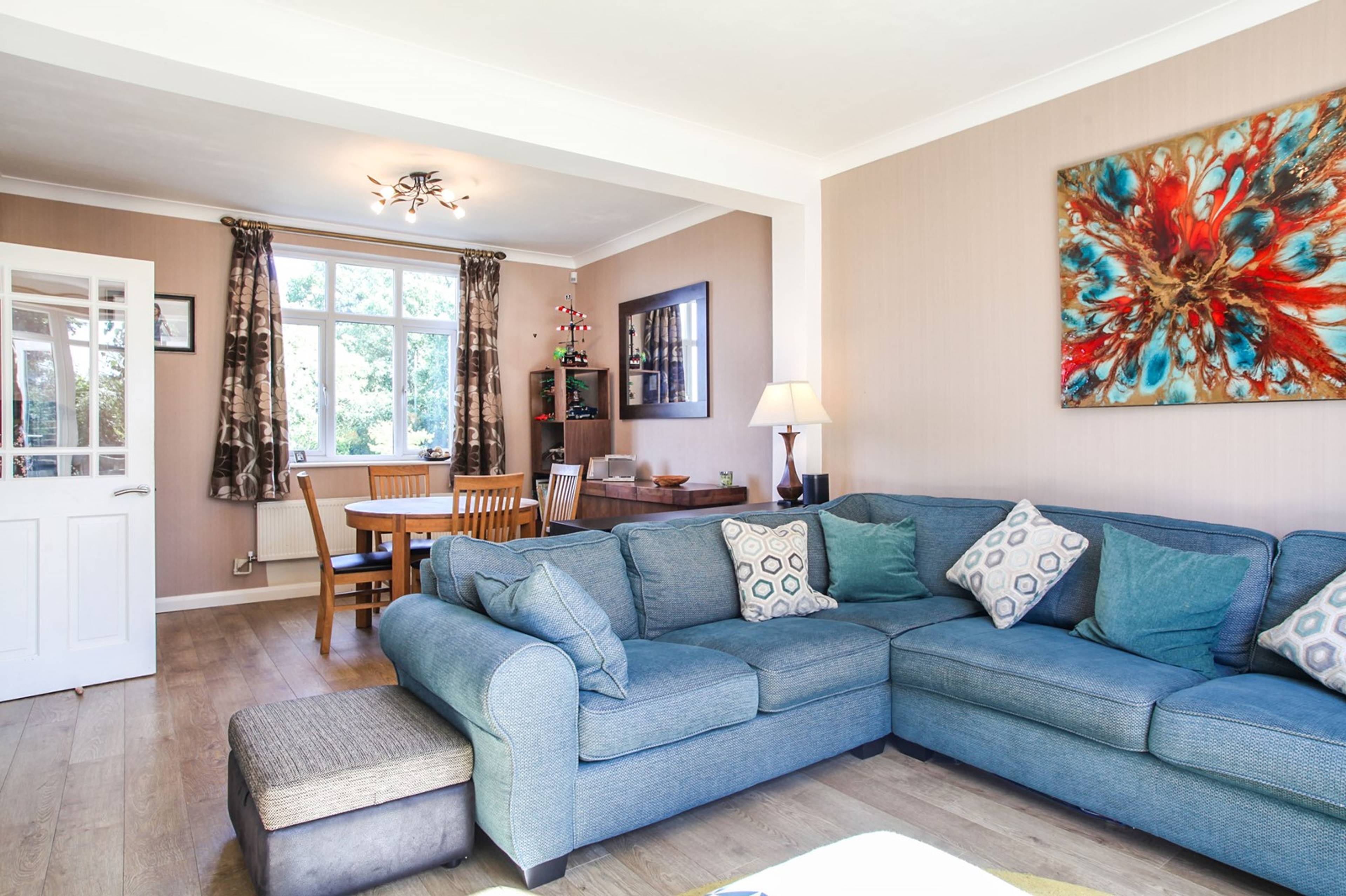 Lounge/Dining Room