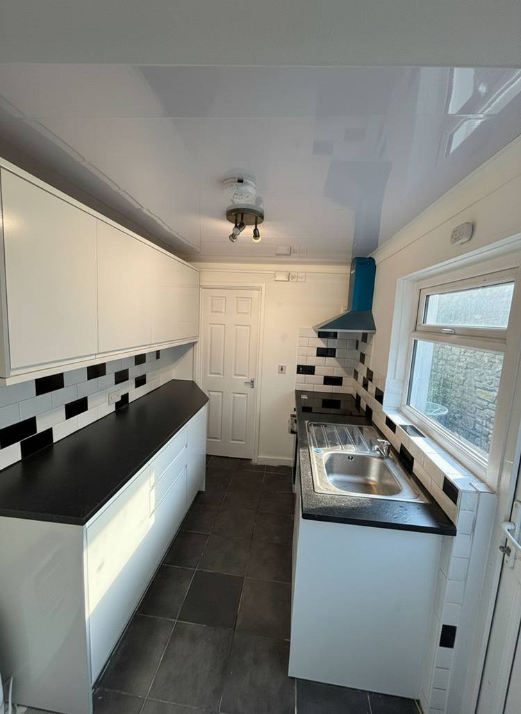 3 bedroom end of terrace house