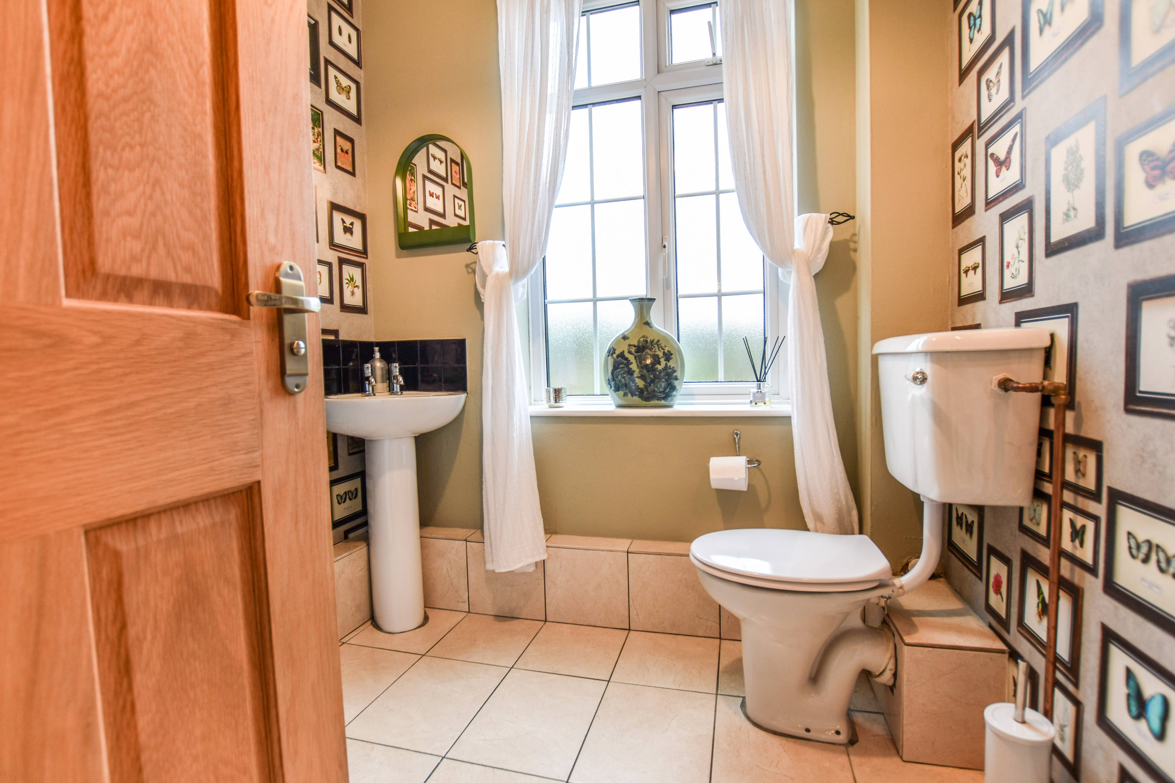 Cloak room
