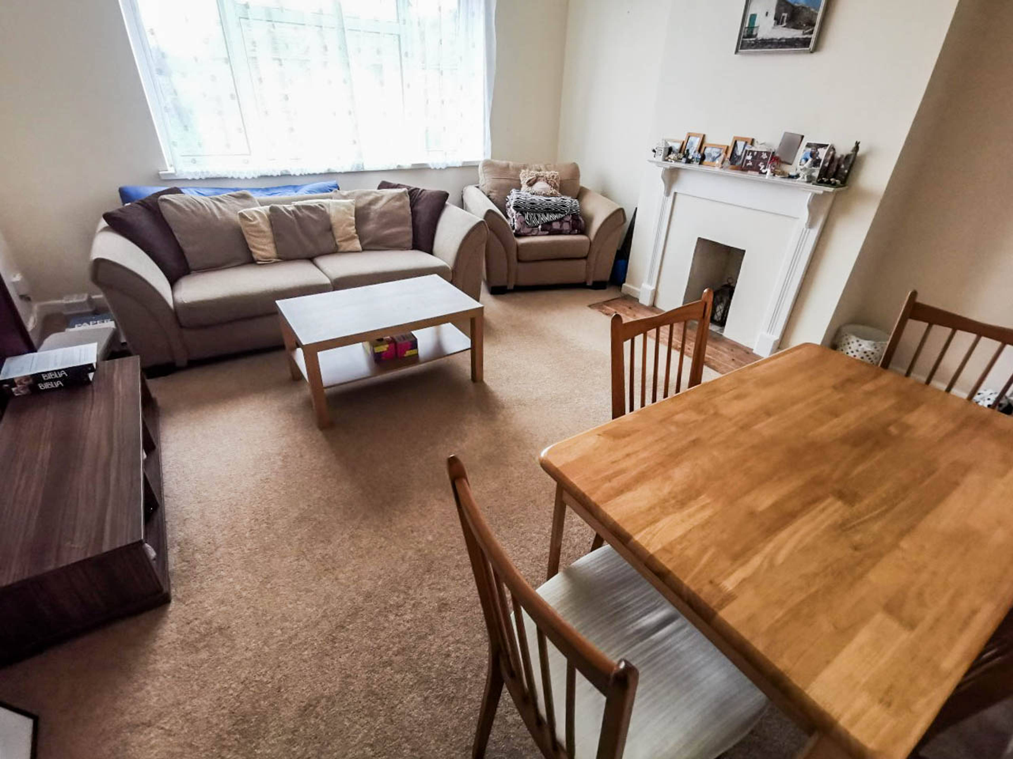 Lounge/Dining Room
