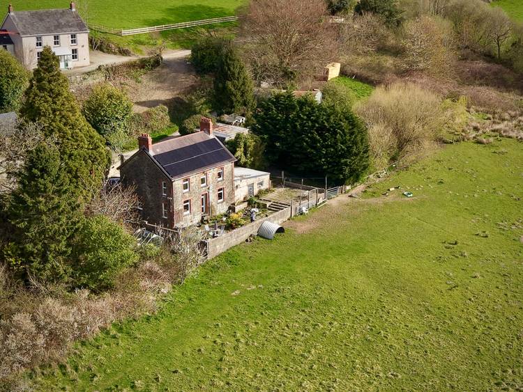 4 bedroom detached house