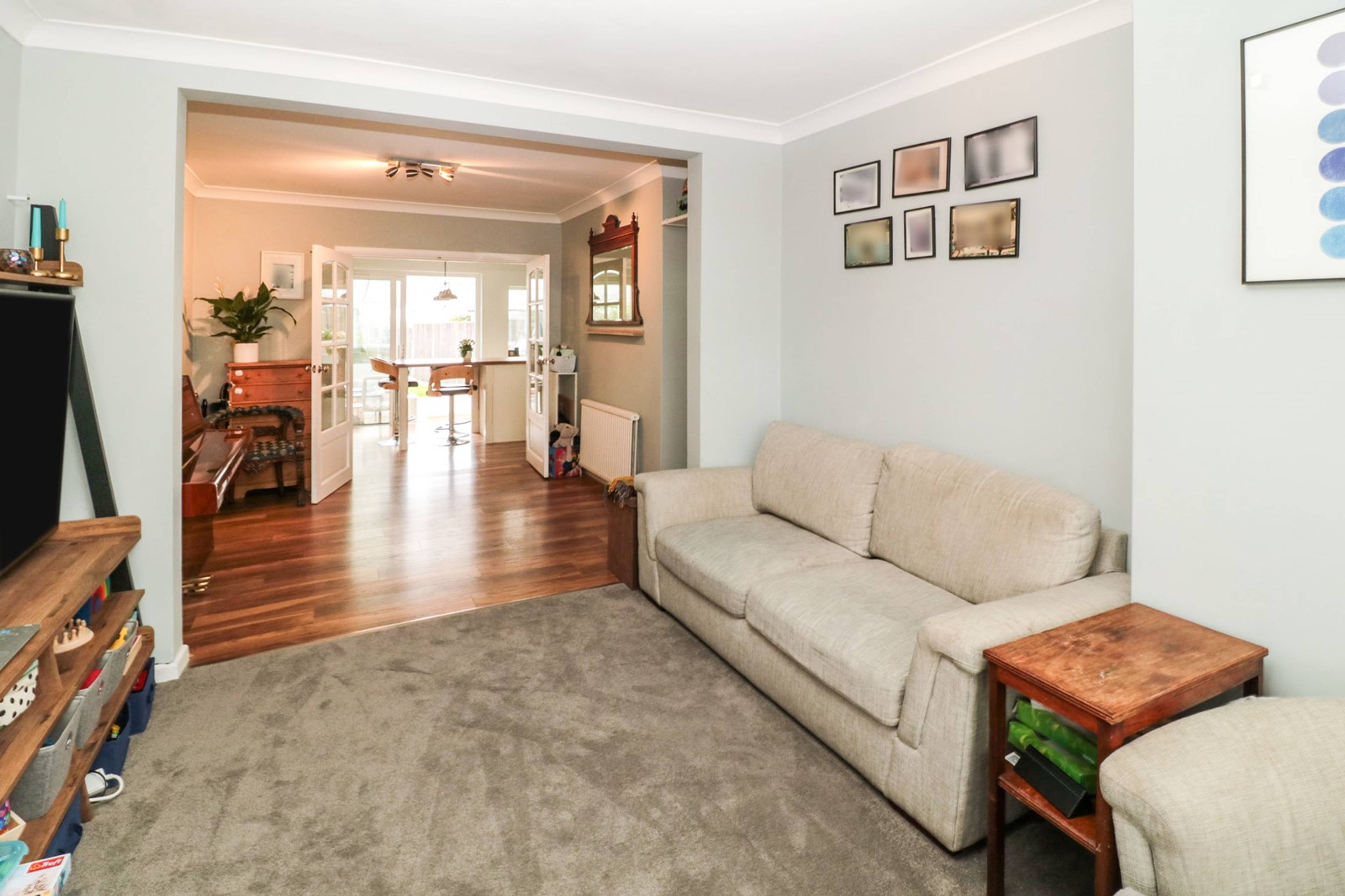 Lounge/Dining Room