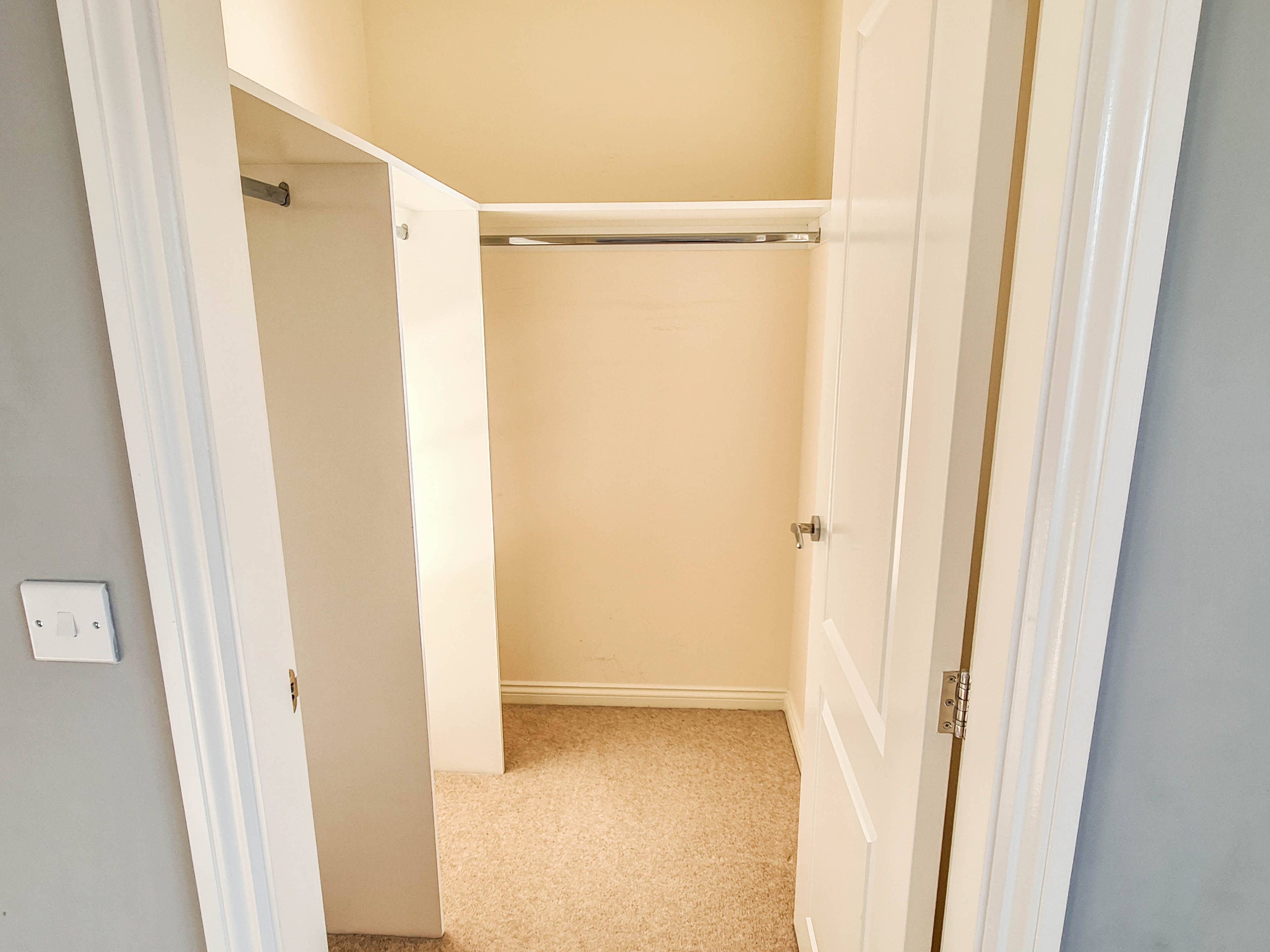 Walk-in Wardrobe