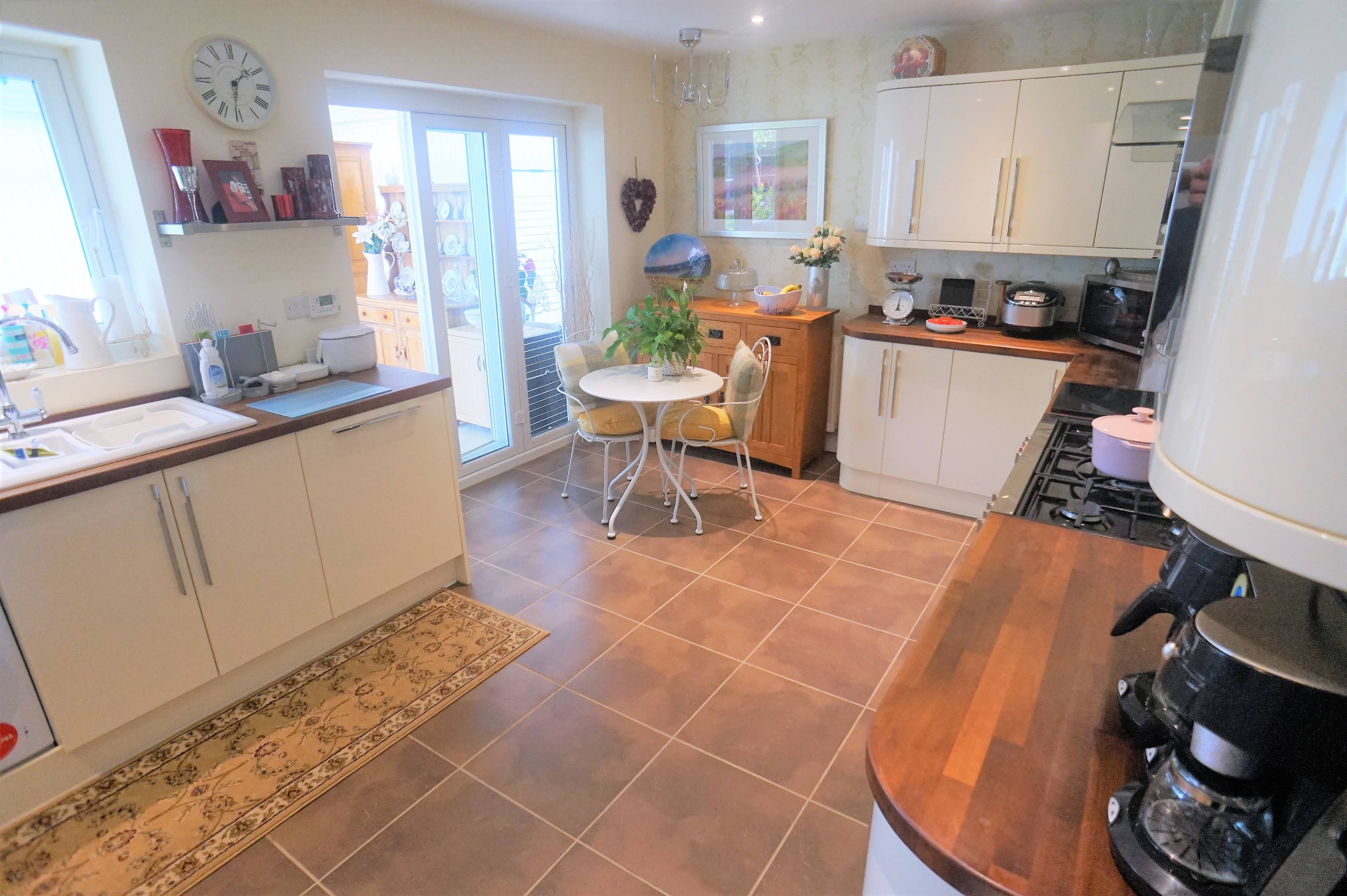 Kitchen / Breakfast