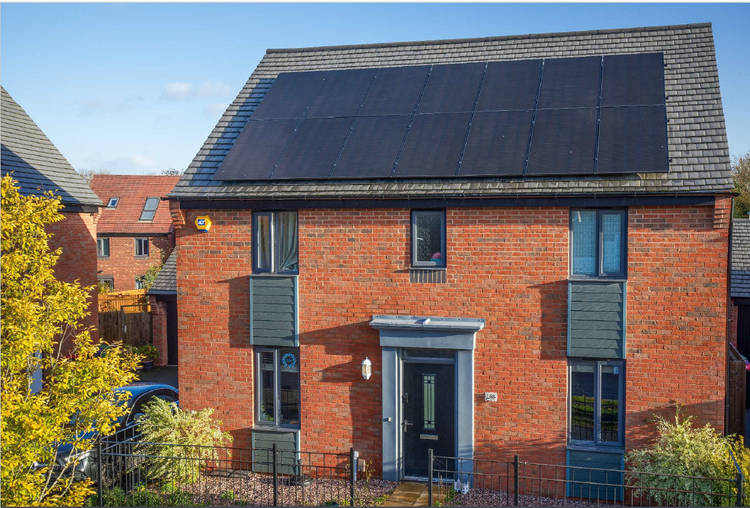 4 bedroom detached house