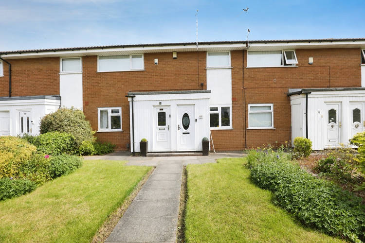 2 bedroom ground floor maisonette