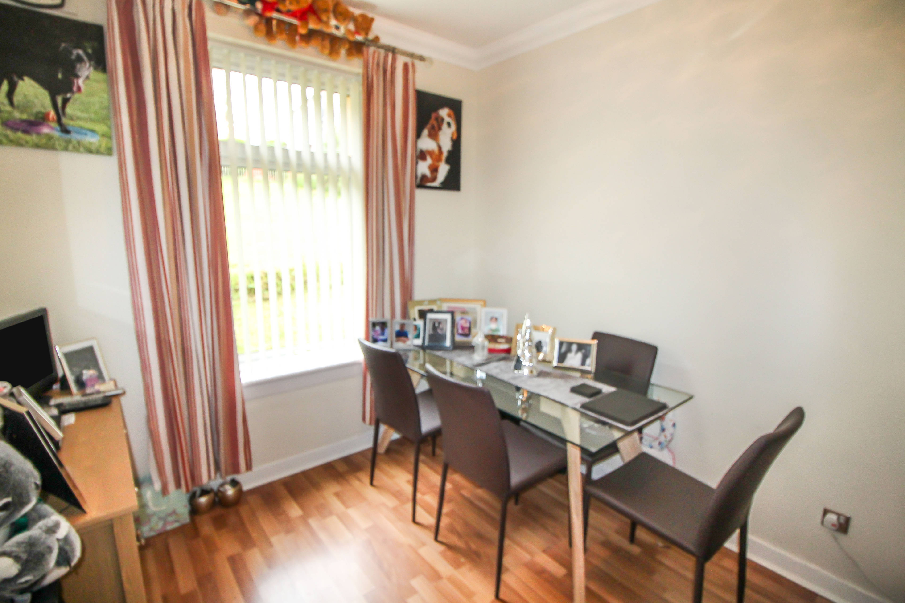 Bed 3 / Dining Room
