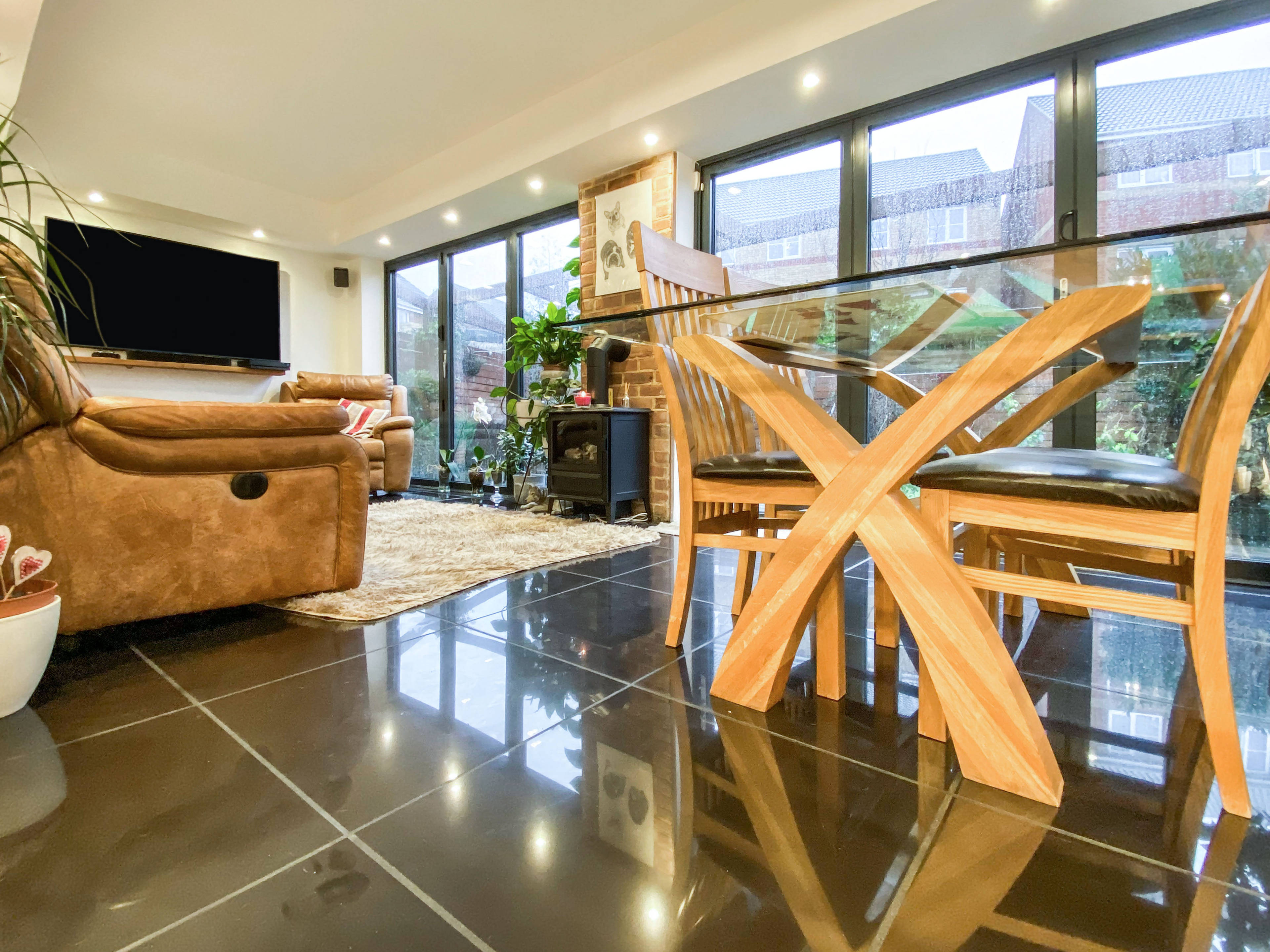 Lounge/Dining Room