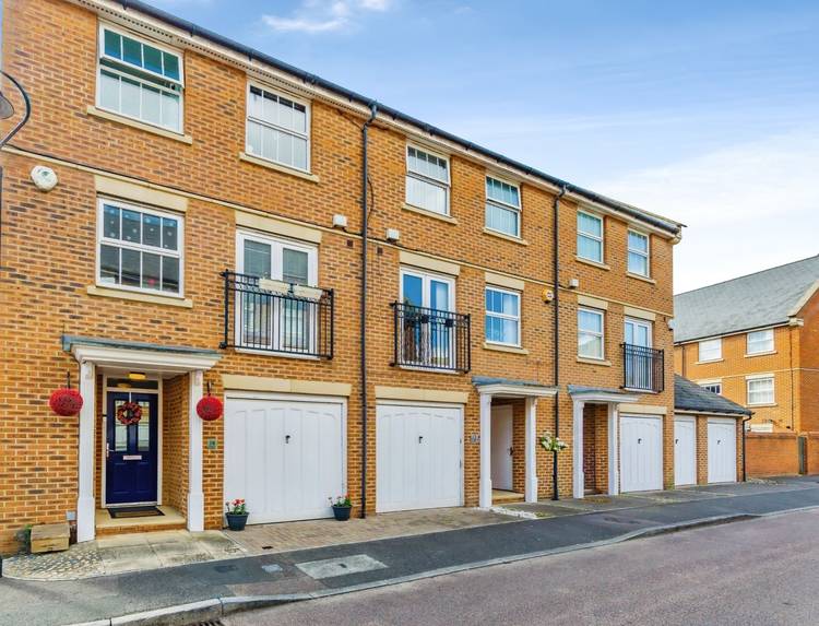 4 bedroom town house