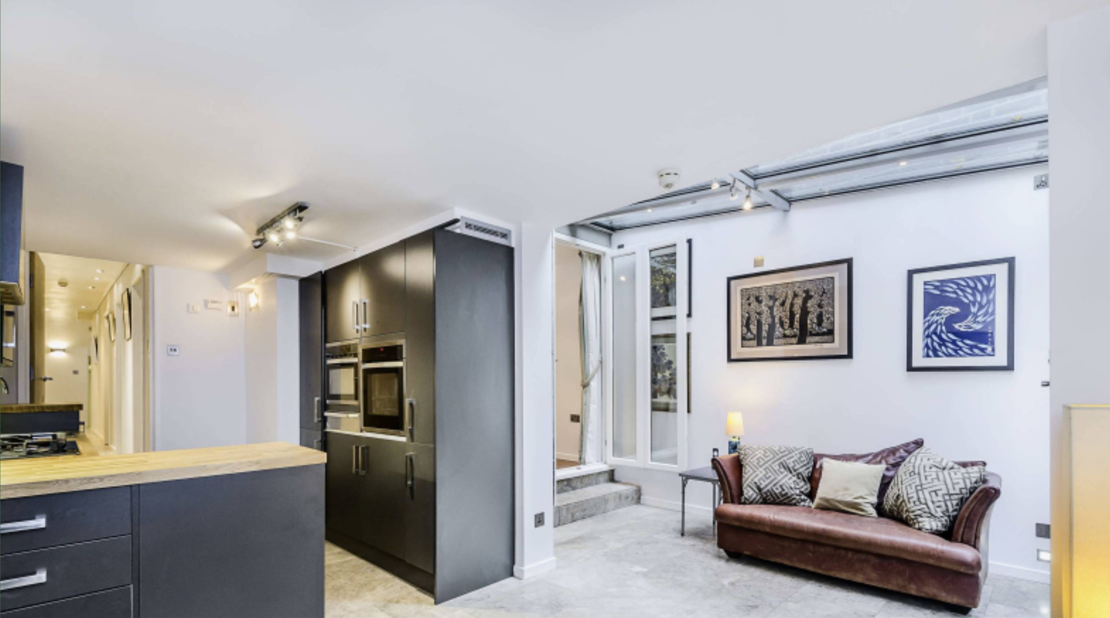 Lounge / Kitchen
