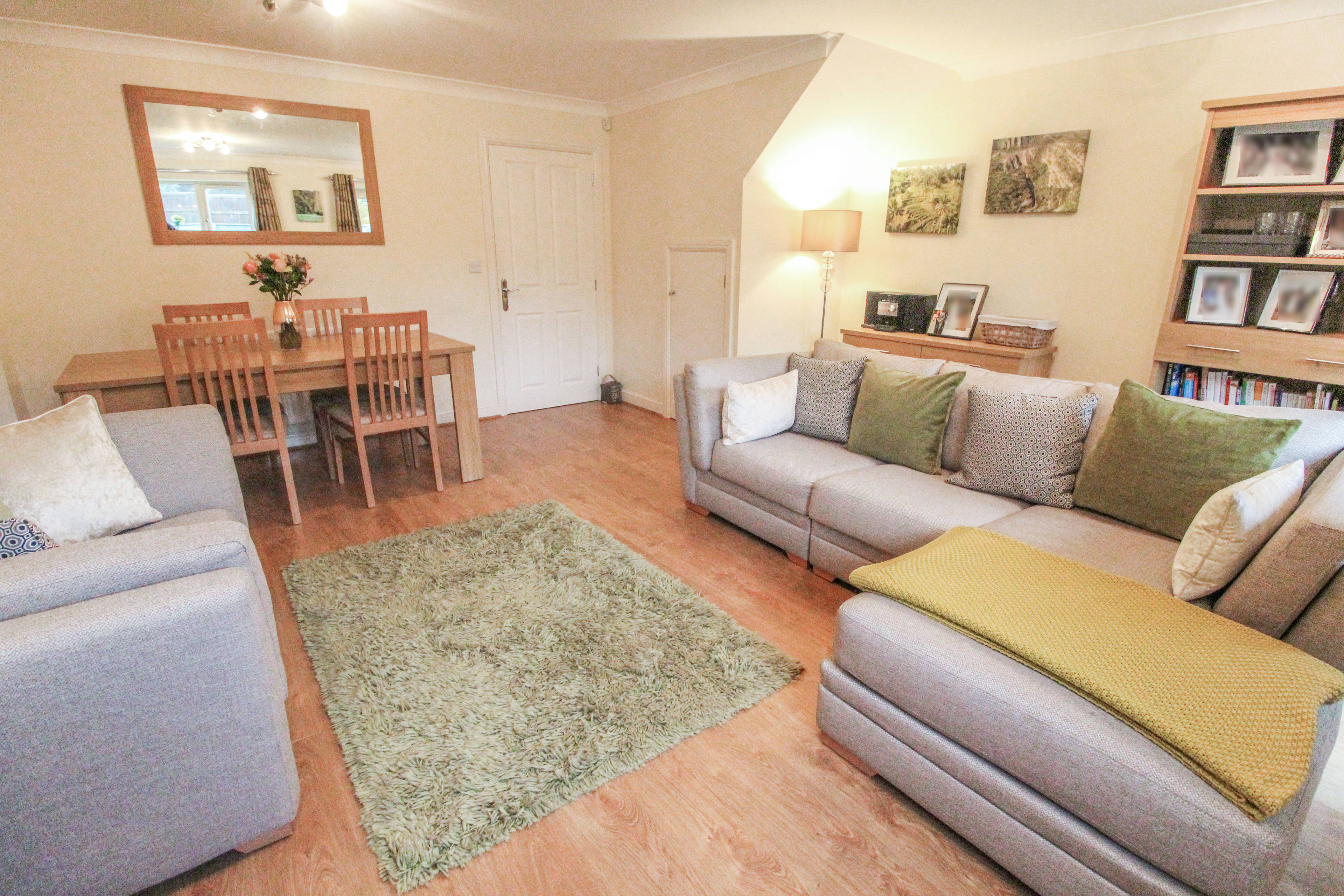 Lounge/Dining Room
