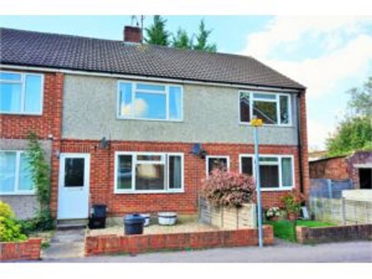 2 bedroom maisonette