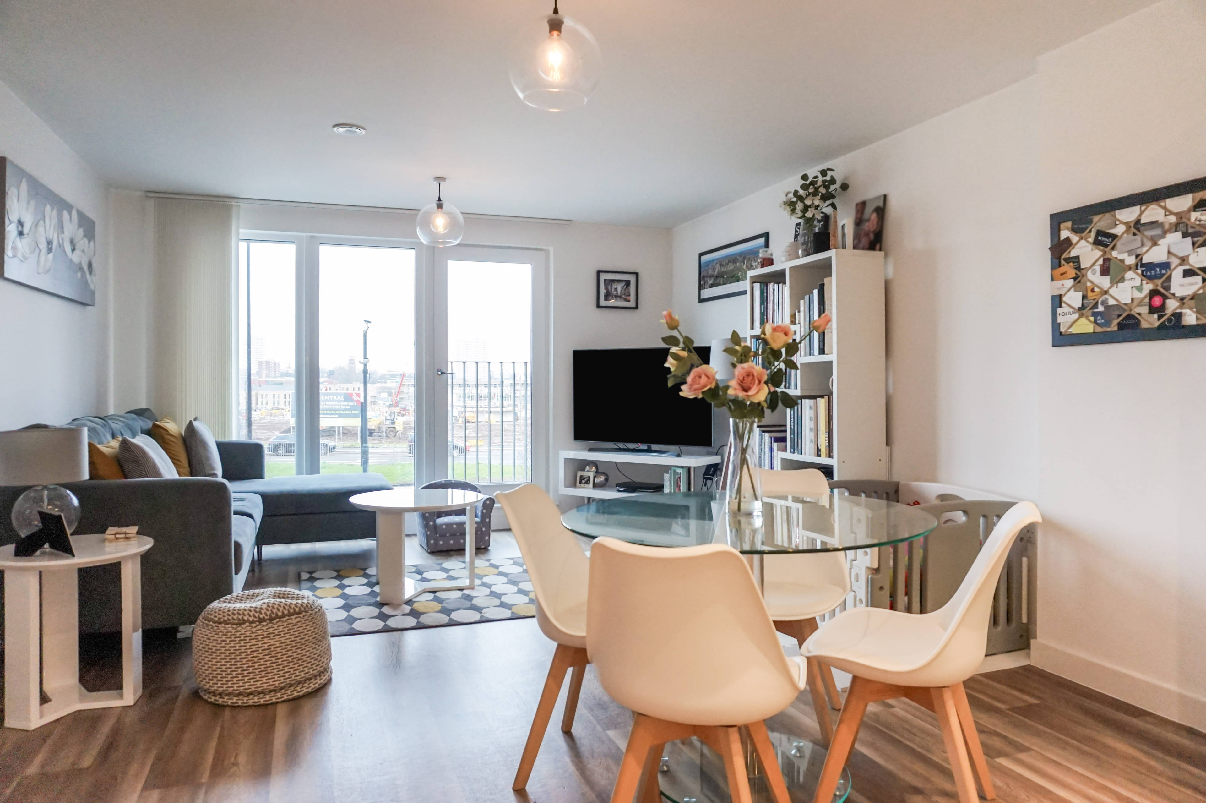 Lounge / Kitchen