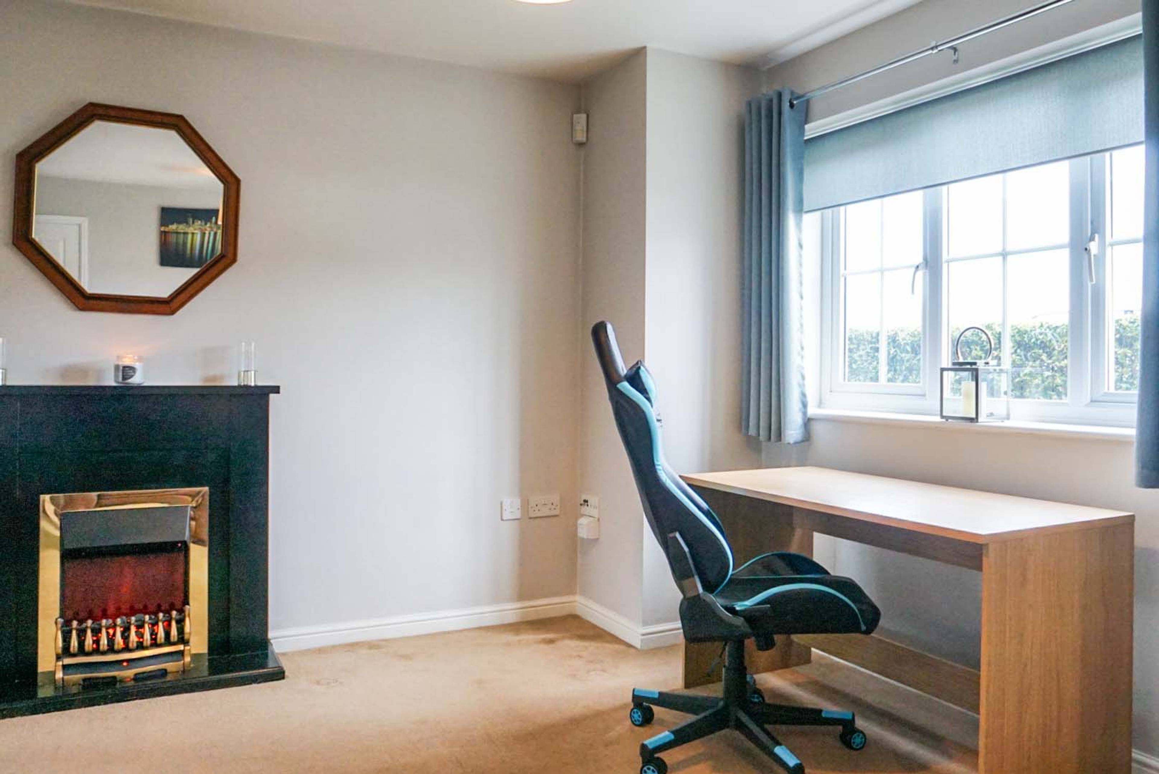 Lounge/Dining Room