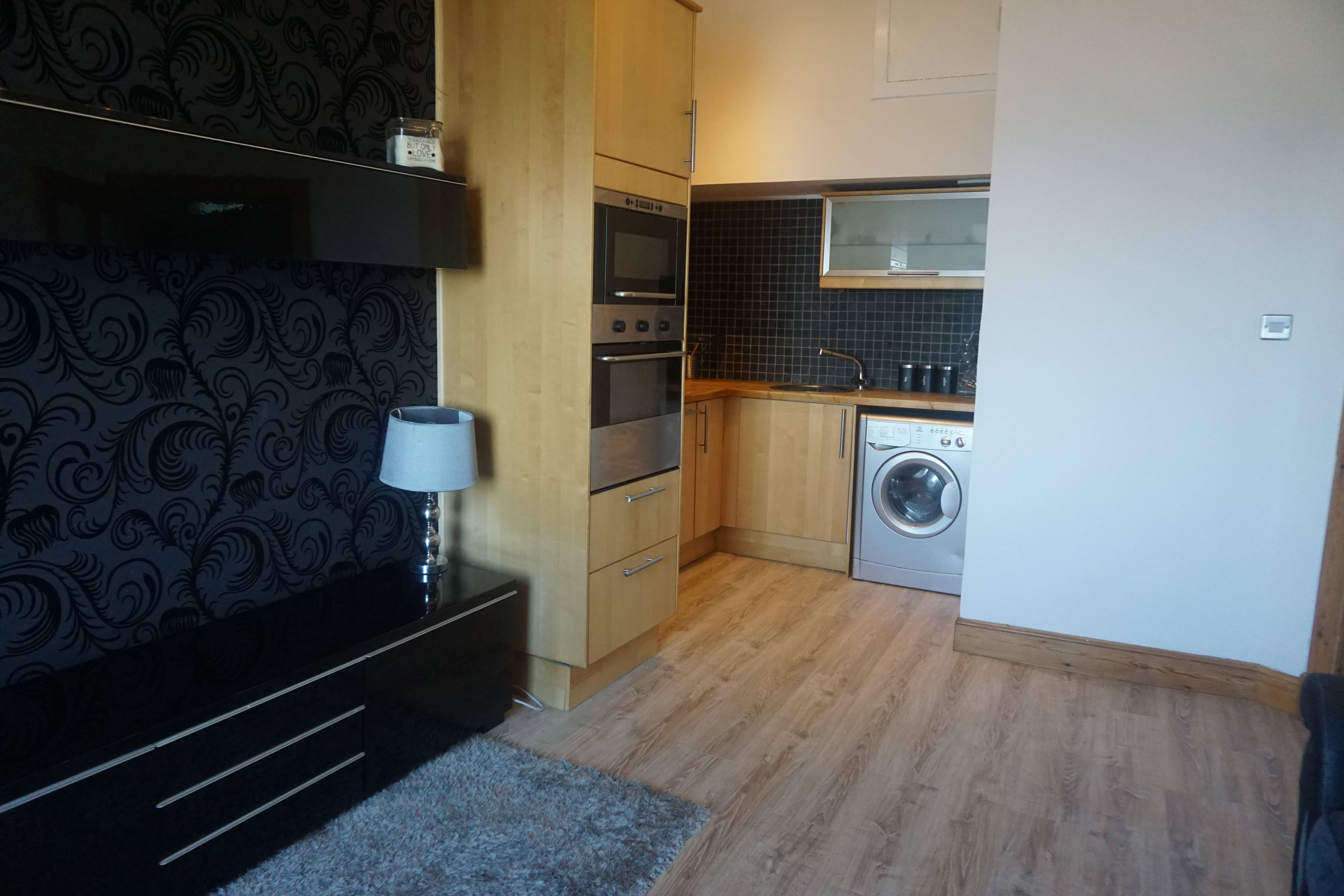 Lounge / Kitchen