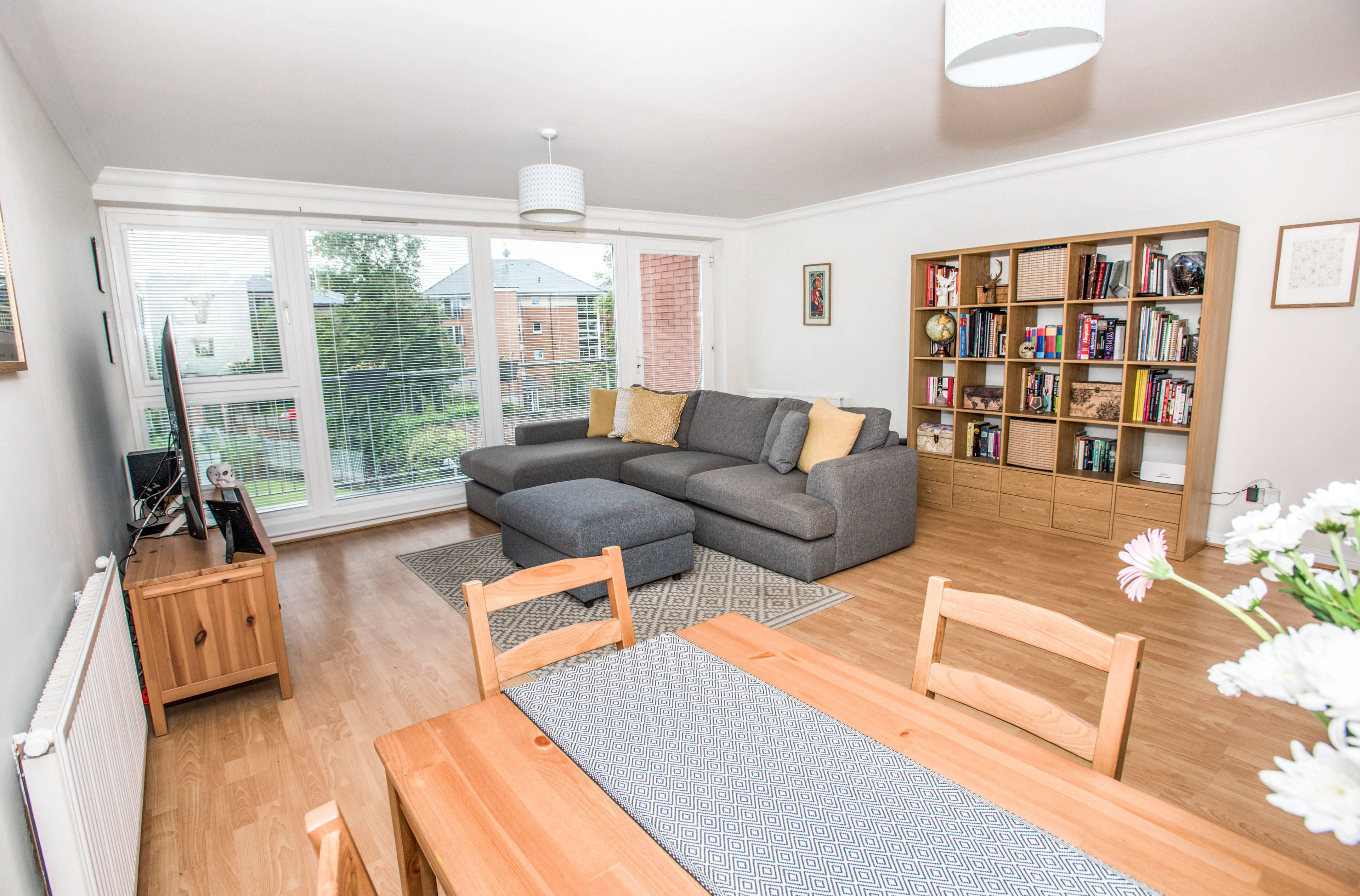Lounge/Dining Room