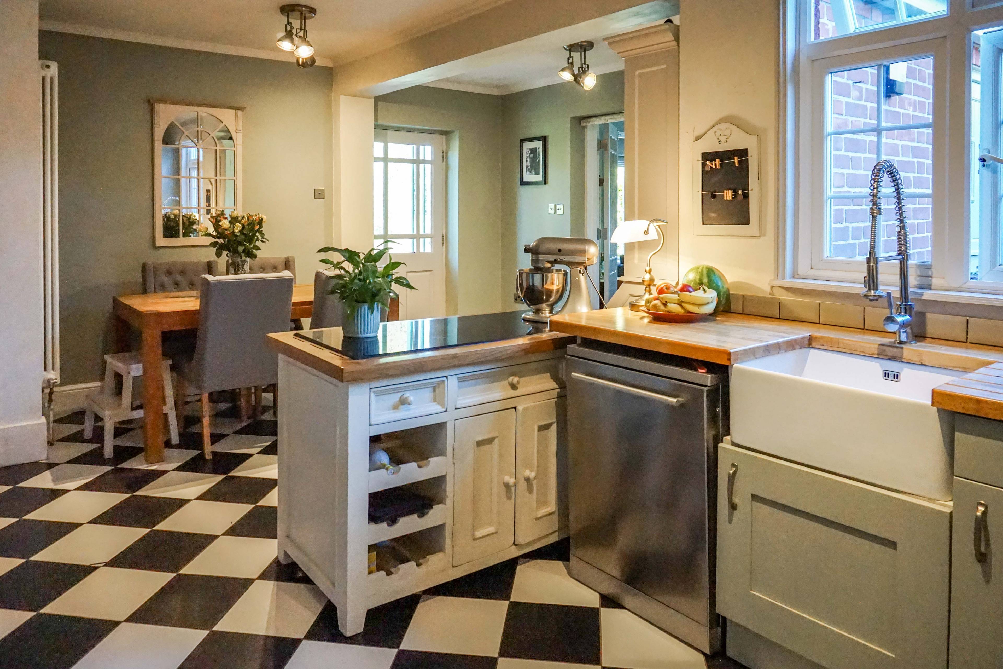 Kitchen/Dining Room