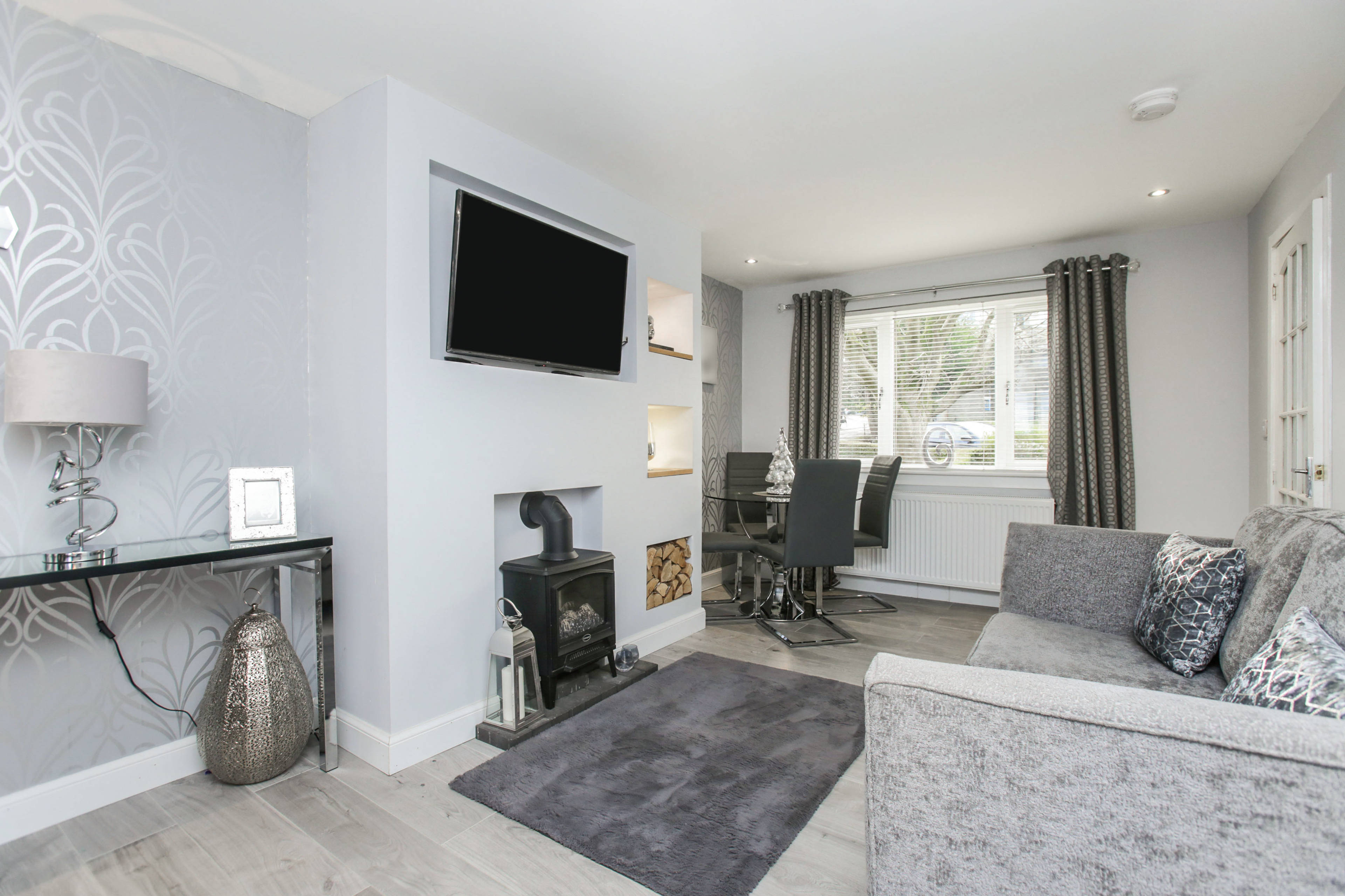 Lounge/Dining Room