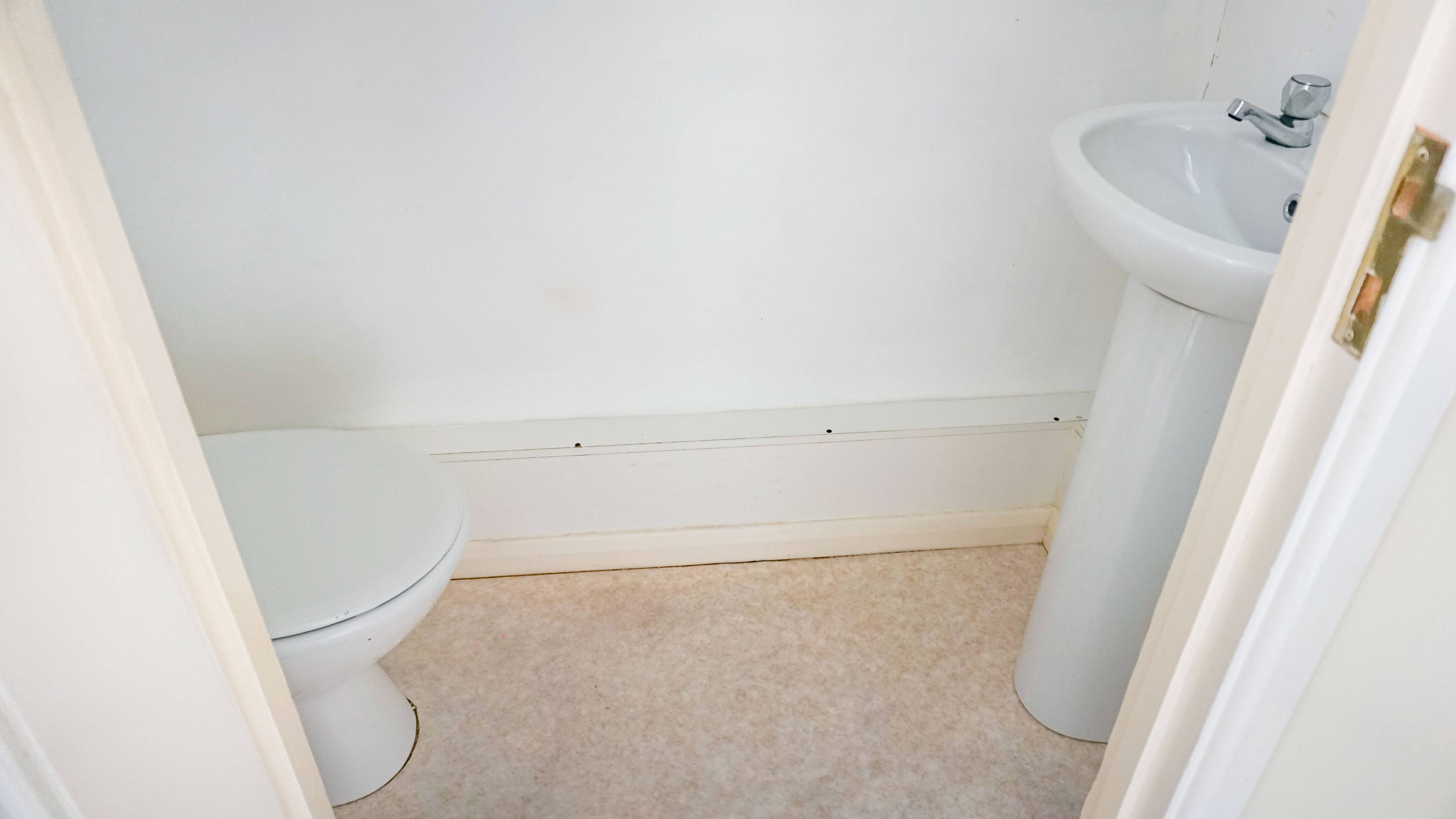 Annexe Cloakroom
