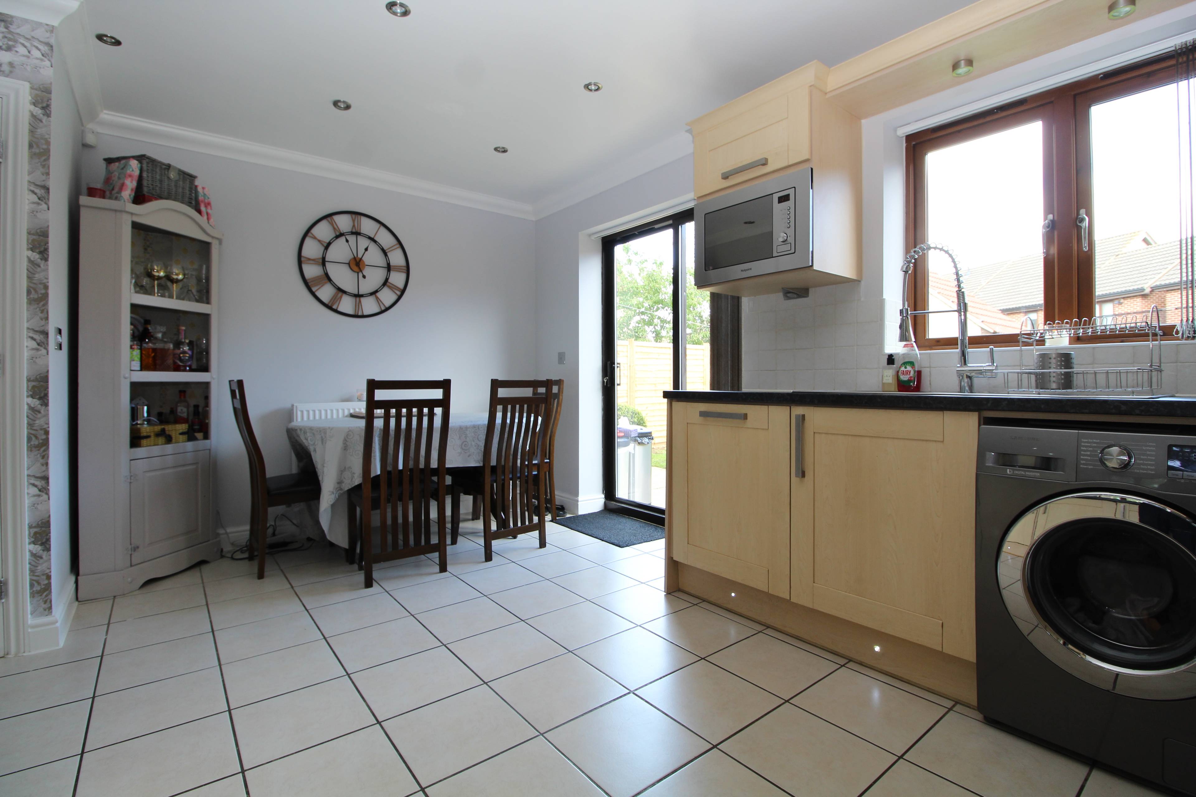 Lounge / Kitchen