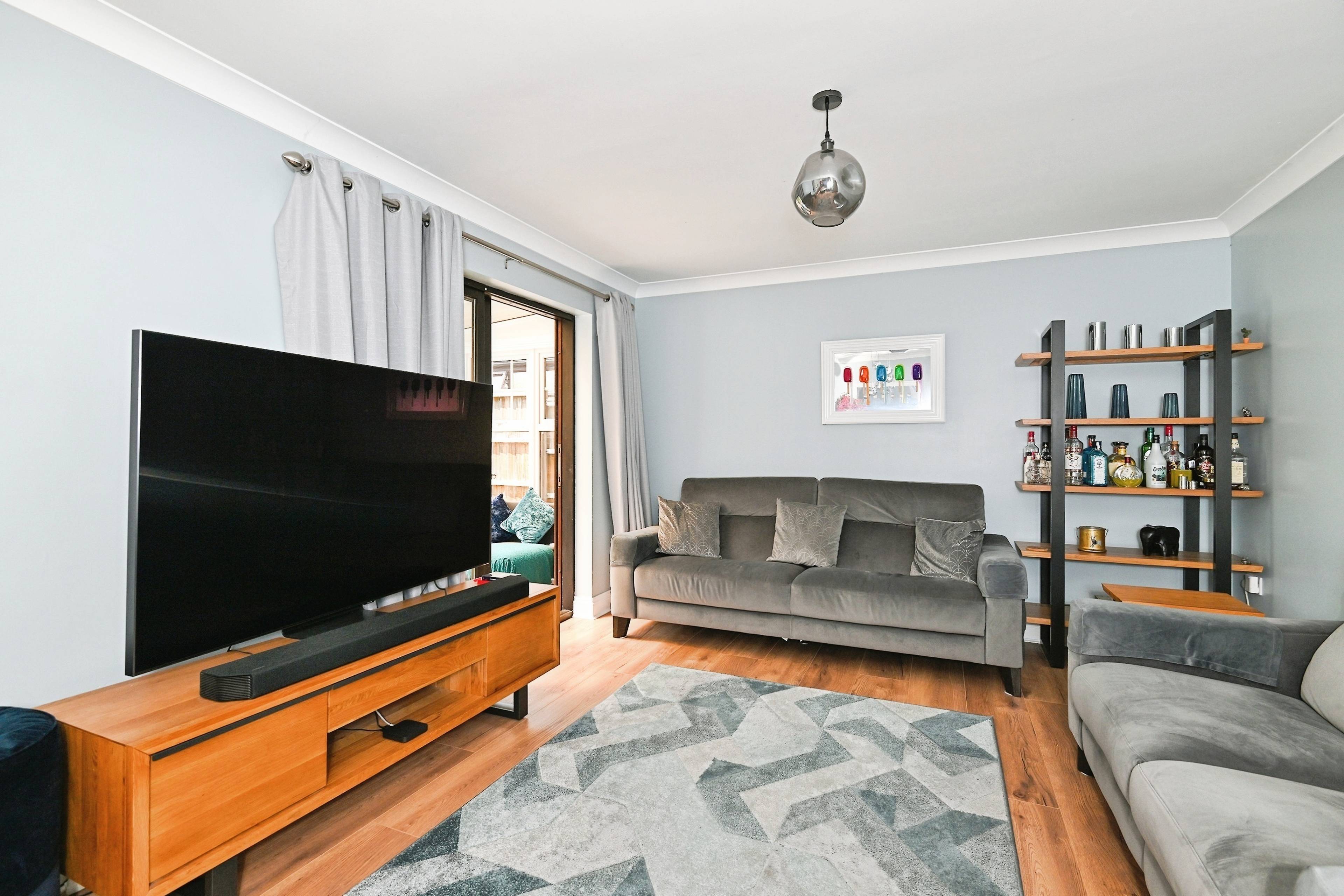 Lounge/Dining Room